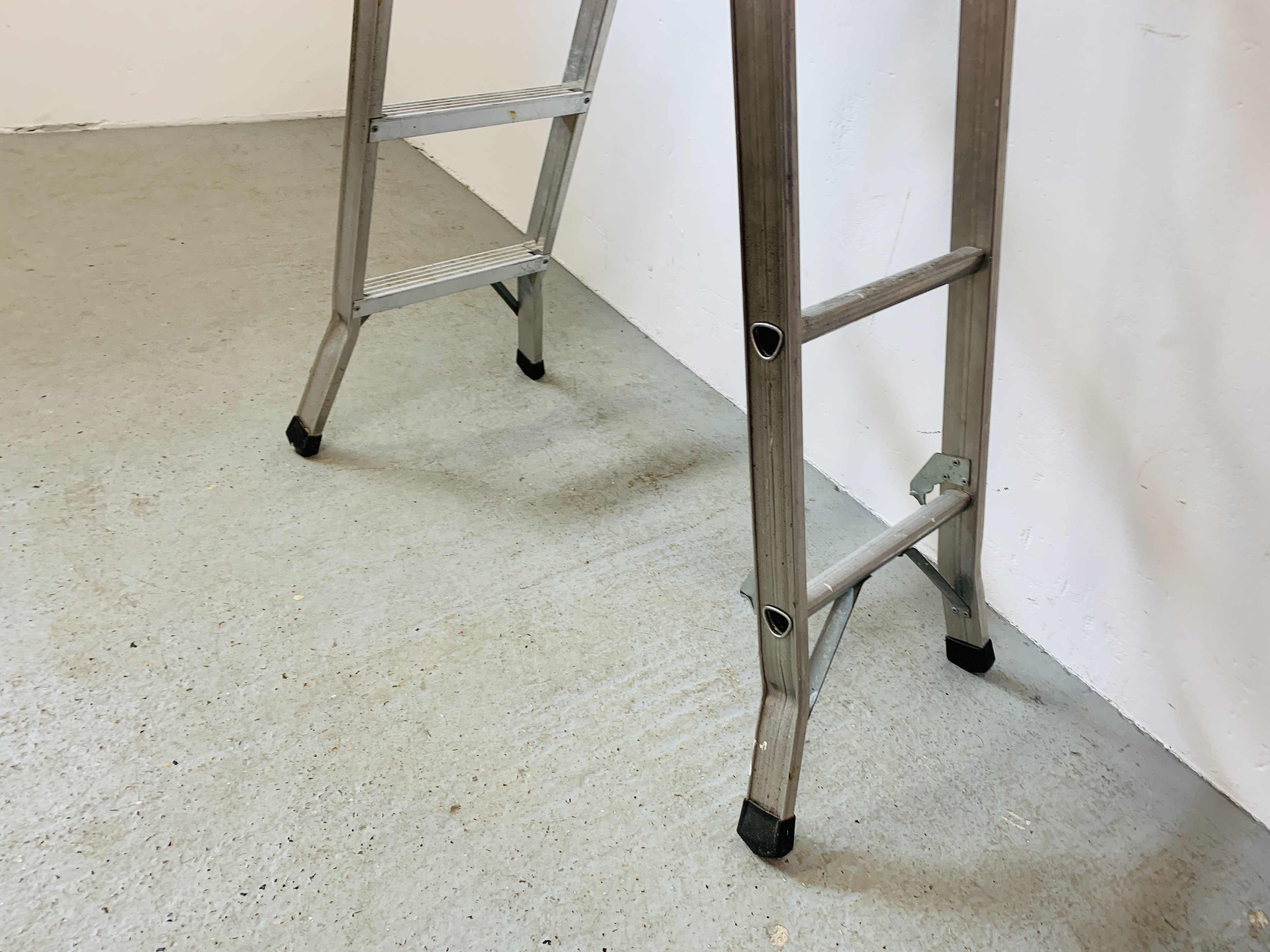 BELDRAY 3 IN 1 COMBINATION STEP LADDER - Image 5 of 5