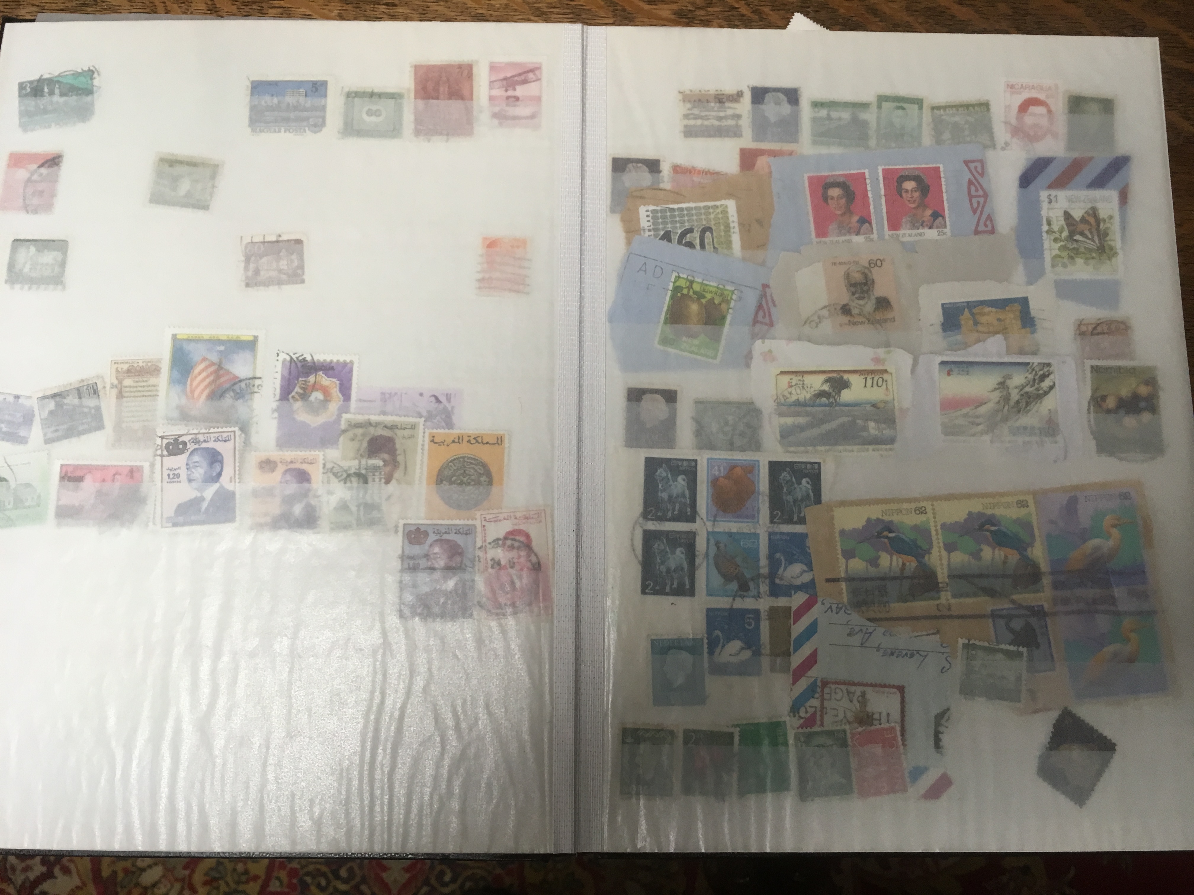 BOX WITH STAMP COLLECTIONS AND ACCUMULATIONS IN APPROX 20 ALBUMS. - Bild 5 aus 5