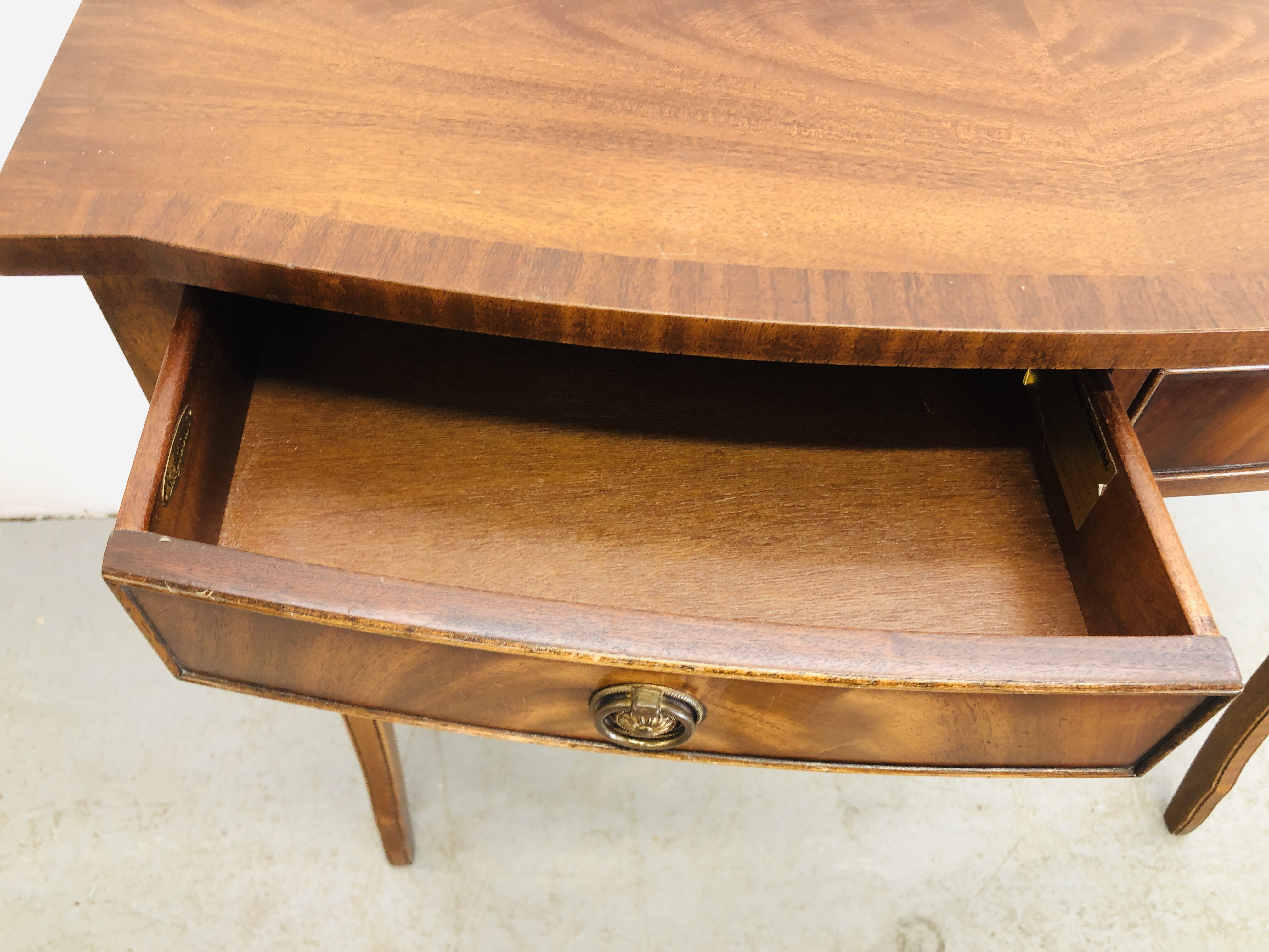 REPRODUCTION MAHOGANY FINISH COFFEE TABLE, BRADLEY MAKERS LABEL H 48CM, W 55CM, - Image 9 of 13