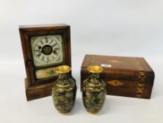 AN AMERICAN MANTEL CLOCK WITH KEY AND PENDULUM ALONG WITH A PAIR OF CLOISENNE AND TUNBRIDGE WARE