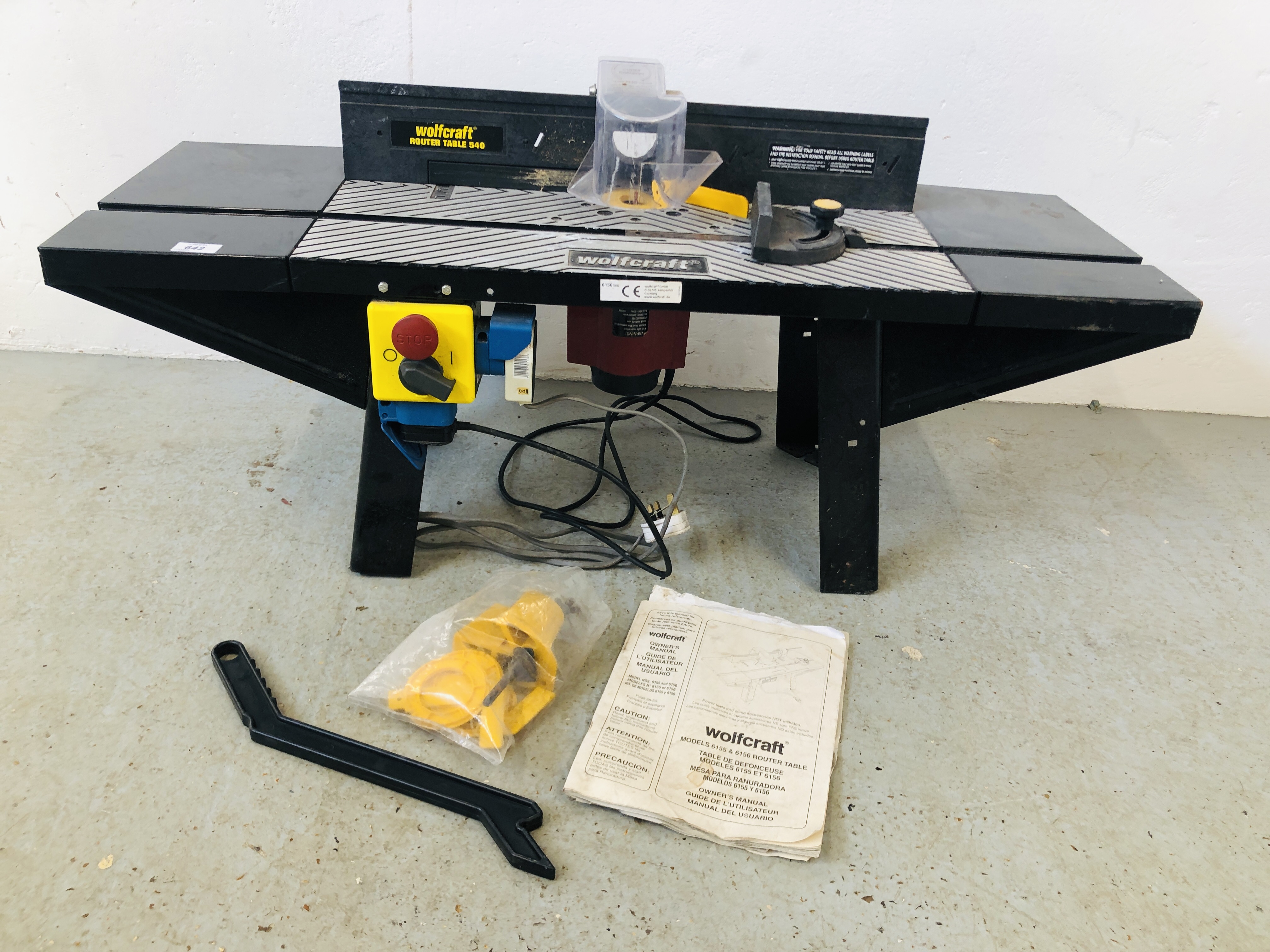 A WOLF CRAFT ROUTER TABLE S40 FITTED WITH POWER DEVIL ROUTER