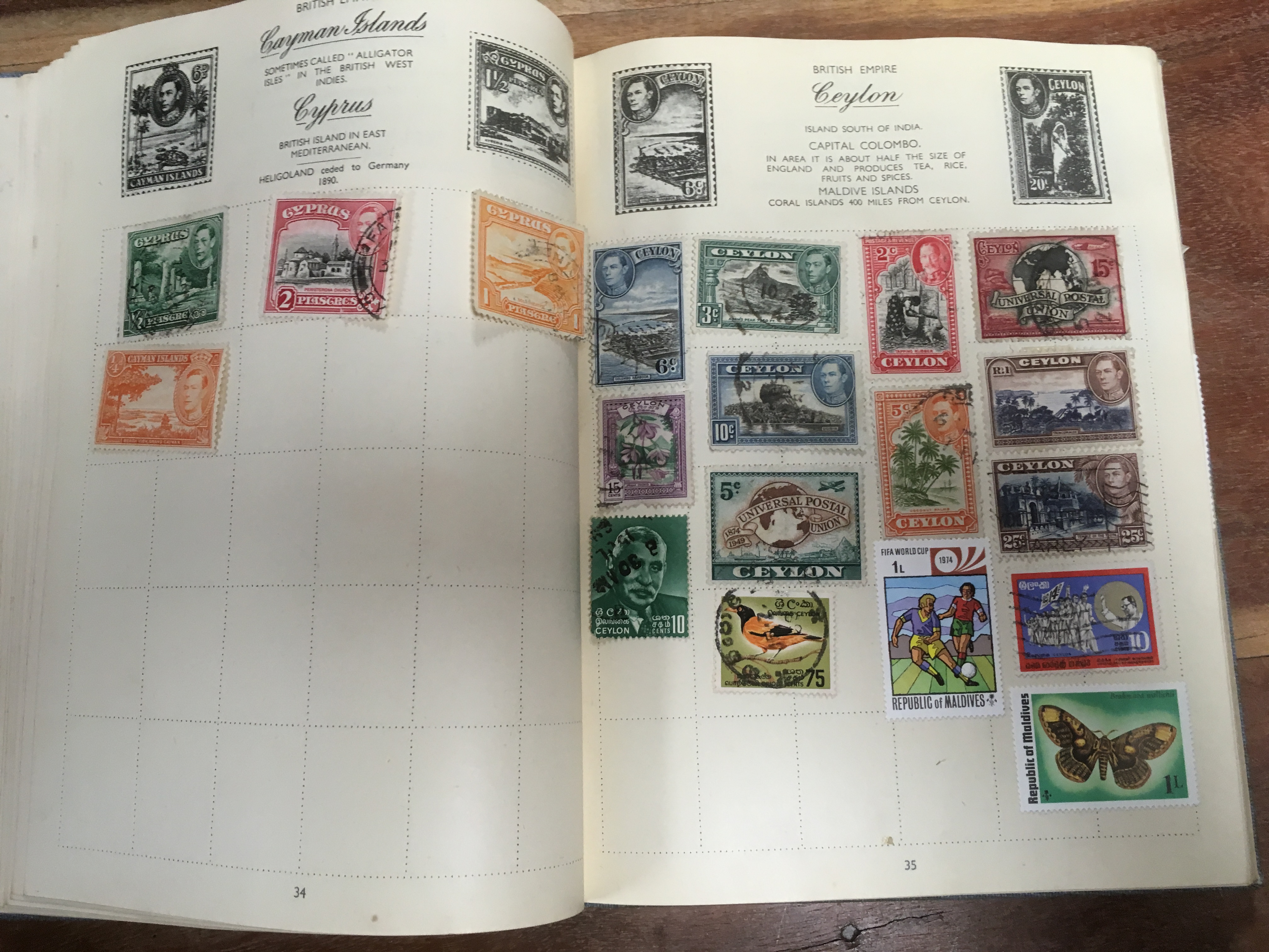 BOX STAMP COLLECTIONS IN "ROYAL MAIL" AND TWO OTHER ALBUMS AND LOOSE - Image 4 of 4