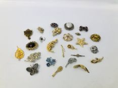 BOX OF ASSORTED BROOCHES TO INCLUDE MANY VINTAGE, ETC.