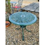 A CAST ALUMINIUM CIRCULAR GARDEN TABLE (GREEN)