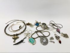 COLLECTION OF ASSORTED WHITE METAL AND SILVER JEWELLERY TO INCLUDE NECKLACES, LOCKETS, ETC.