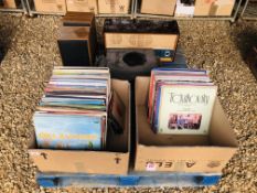 COLLECTION OF ASSORTED RECORDS ALONG WITH A READERS DIGEST STEREOGRAM 2000 DE LUXE AND A VINTAGE
