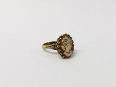 9CT GOLD CAMEO RING.