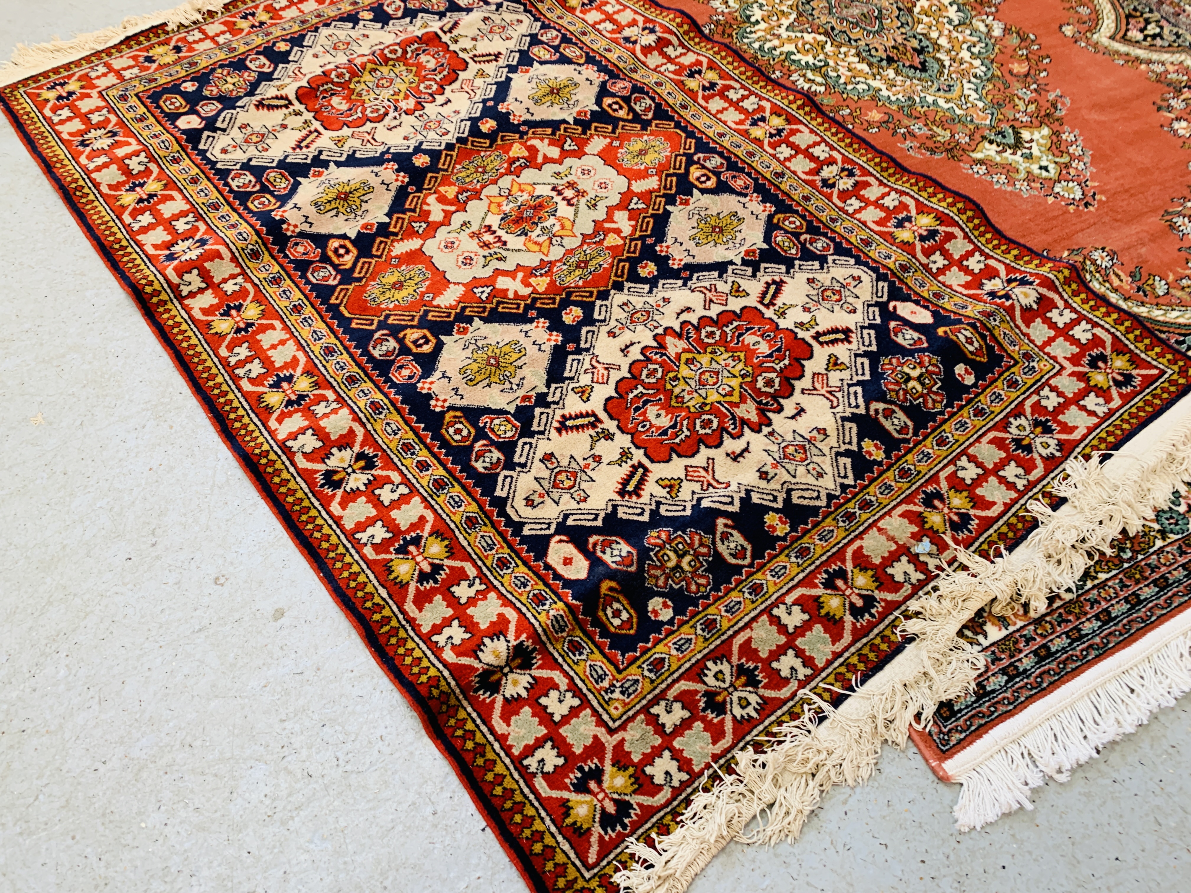 2 VARIOUS ORIENTAL AND EASTERN RUGS INCLUDING RED BACKGROUND 150CM. X 230CM. - Bild 5 aus 10