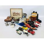 BOX OF ASSORTED COLLECTIBLES TO INCLUDE A MALLET, BINOCULARS, DOCORA CAMERA, VINTAGE TABLE LIGHTS,