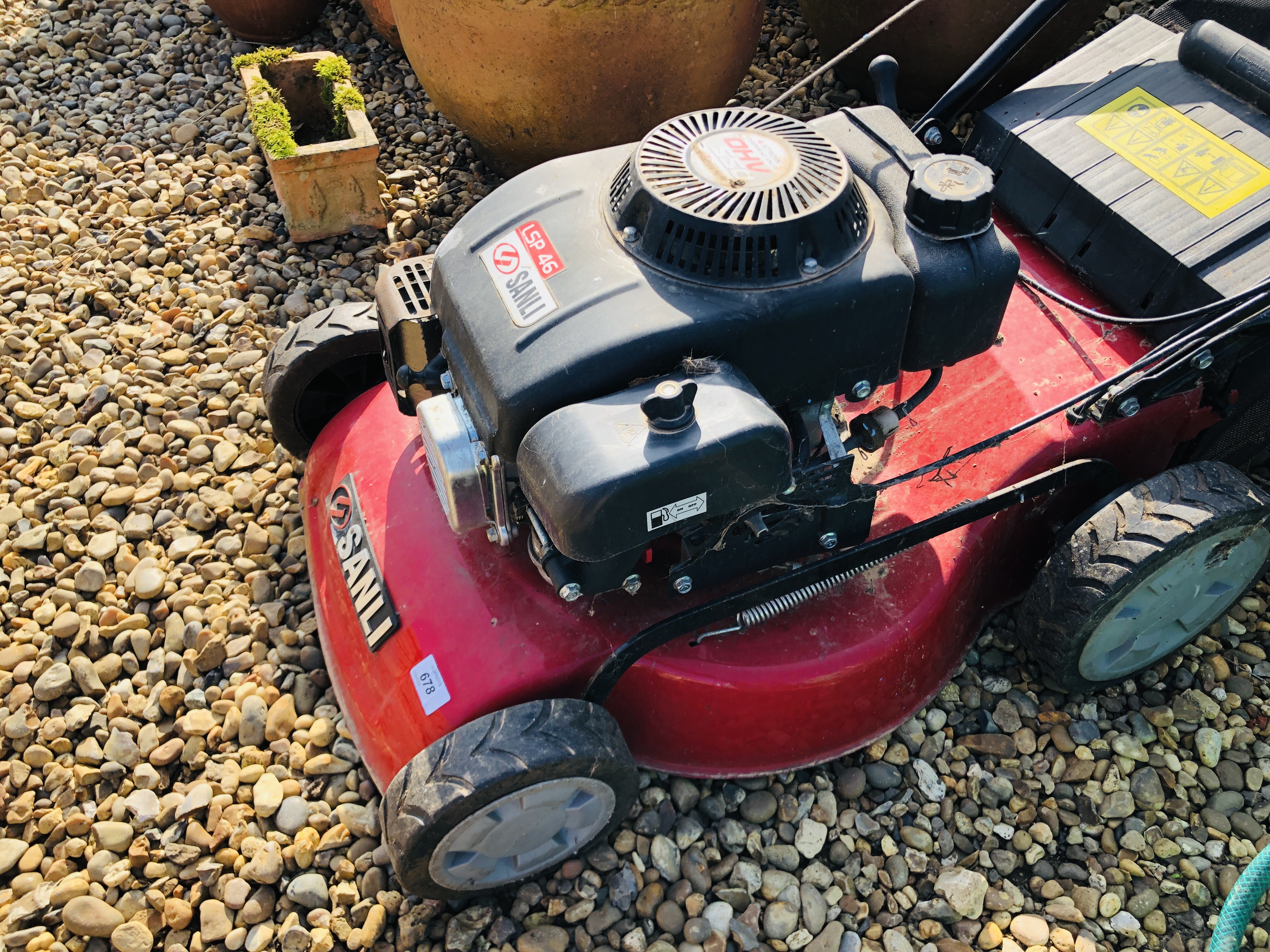 A SANLI LSP 46 PETROL DRIVEN SELF PROPELLED ROTARY LAWN MOWER WITH GRASS COLLECTOR - Image 3 of 4