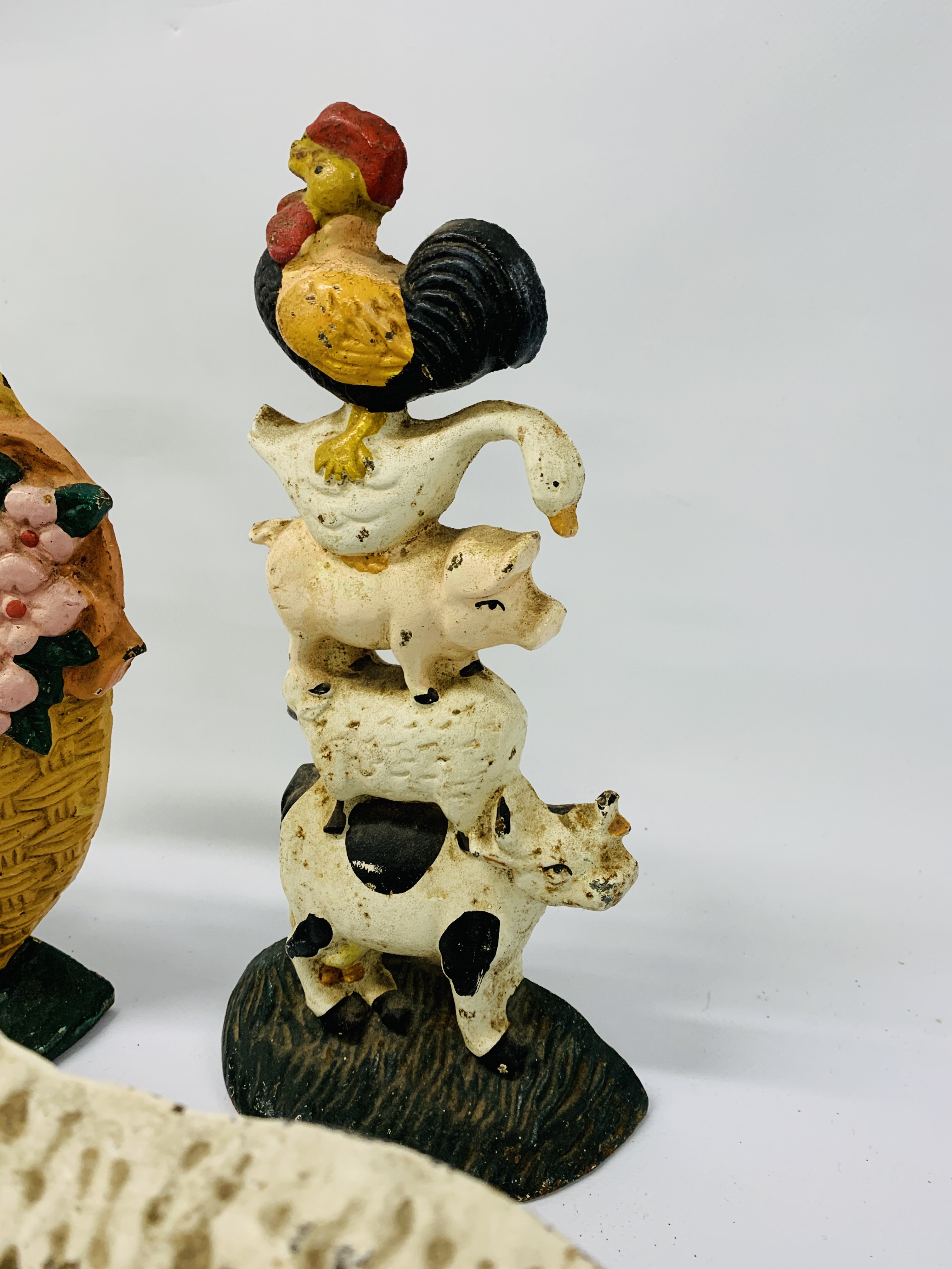 COLLECTION OF CAST REPRODUCTION DOORSTOPS TO INCLUDE EASTER BUNNIES, DUCKS, PIGS, ETC. - Image 8 of 8