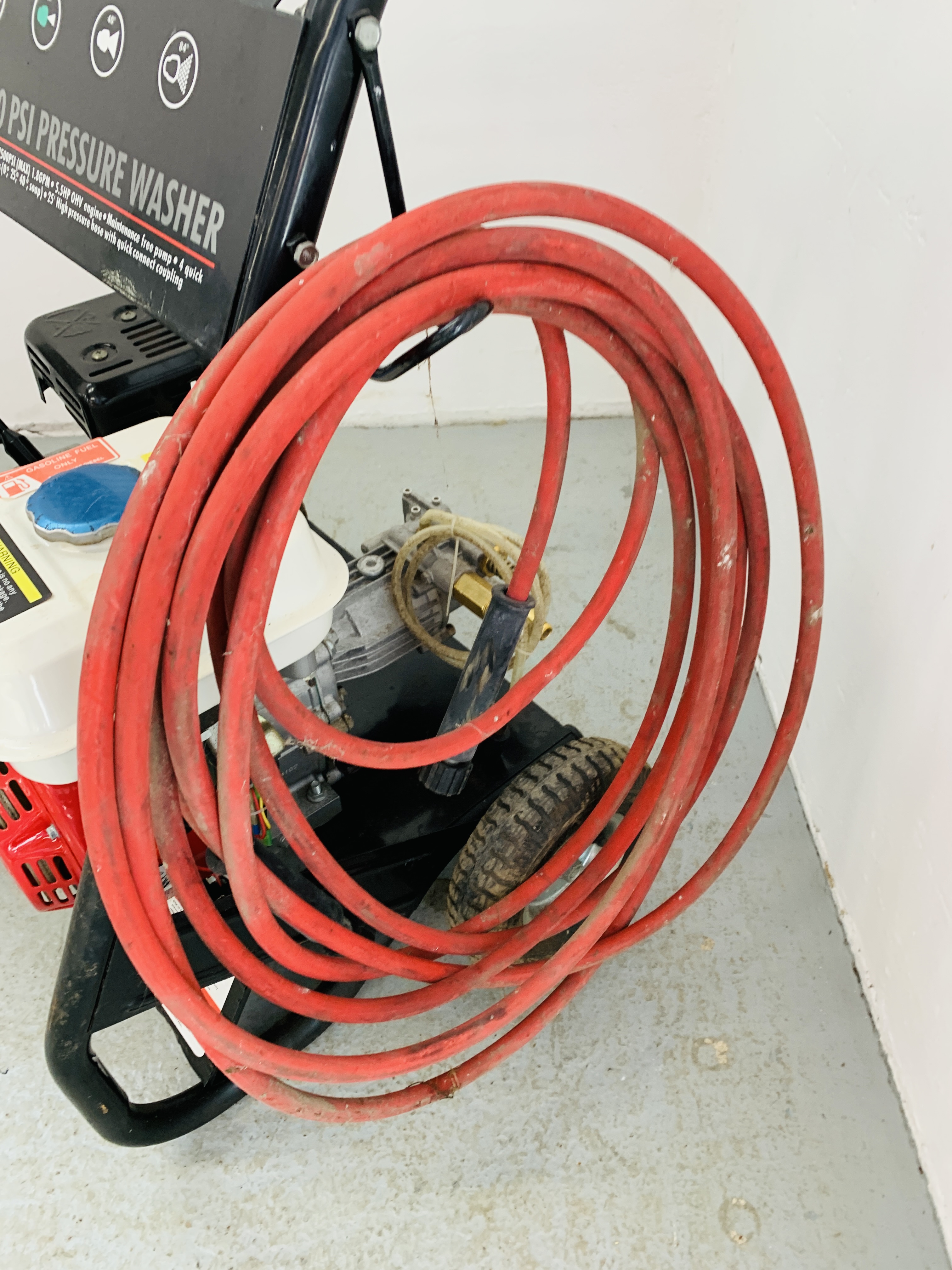 A SWISS KRAFT 2500 PSI PETROL DRIVEN PRESSURE WASHER - SOLD AS SEEN - Image 6 of 11