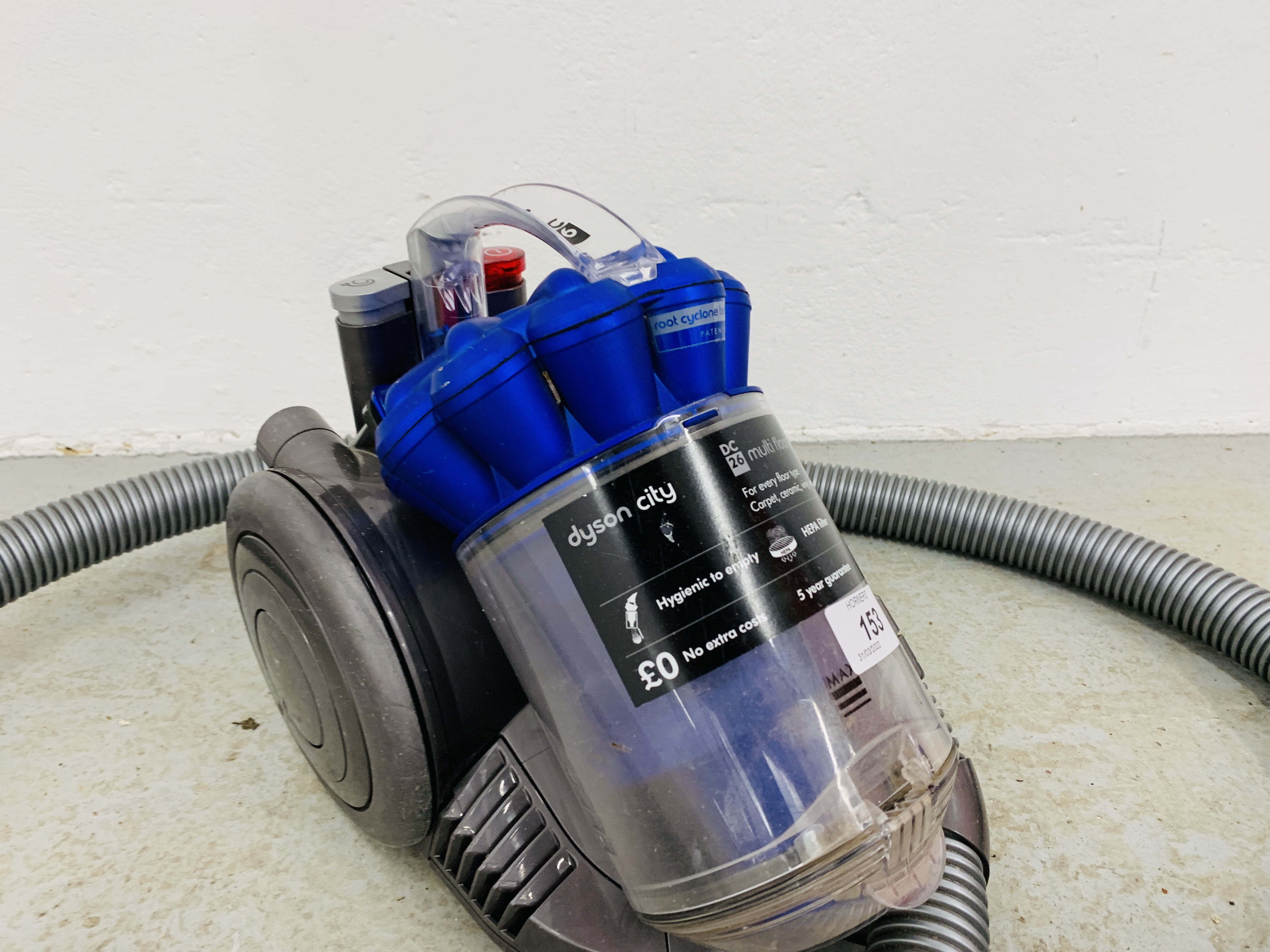 A DYSON DC26 COMPACT VACUUM CLEANER - SOLD AS SEEN. - Image 2 of 7