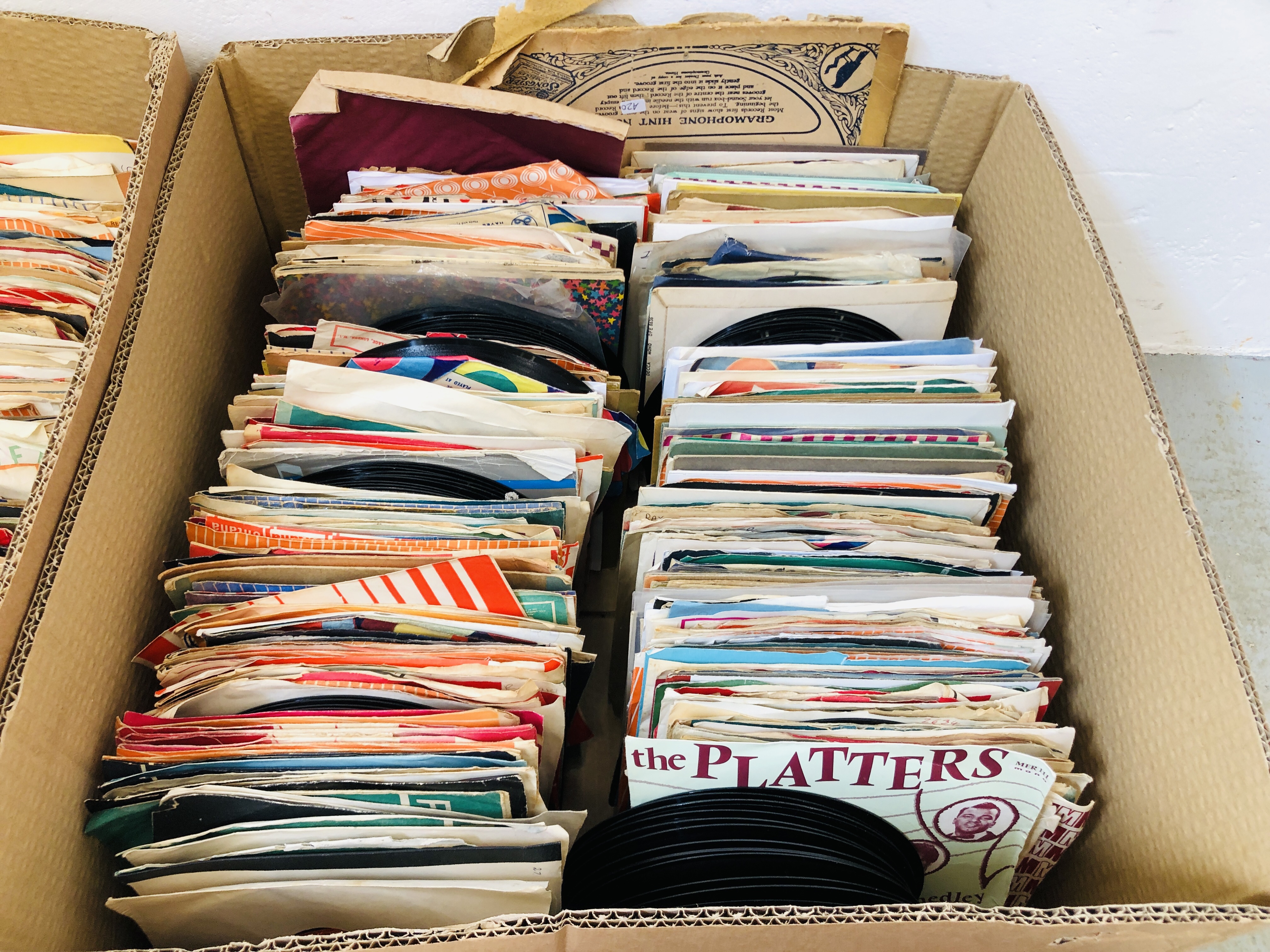 5 BOXES CONTAINING A LARGE ASSORTMENT OF 45RPM RECORDS VARIOUS ARTISTS AND GENRES - Image 2 of 8