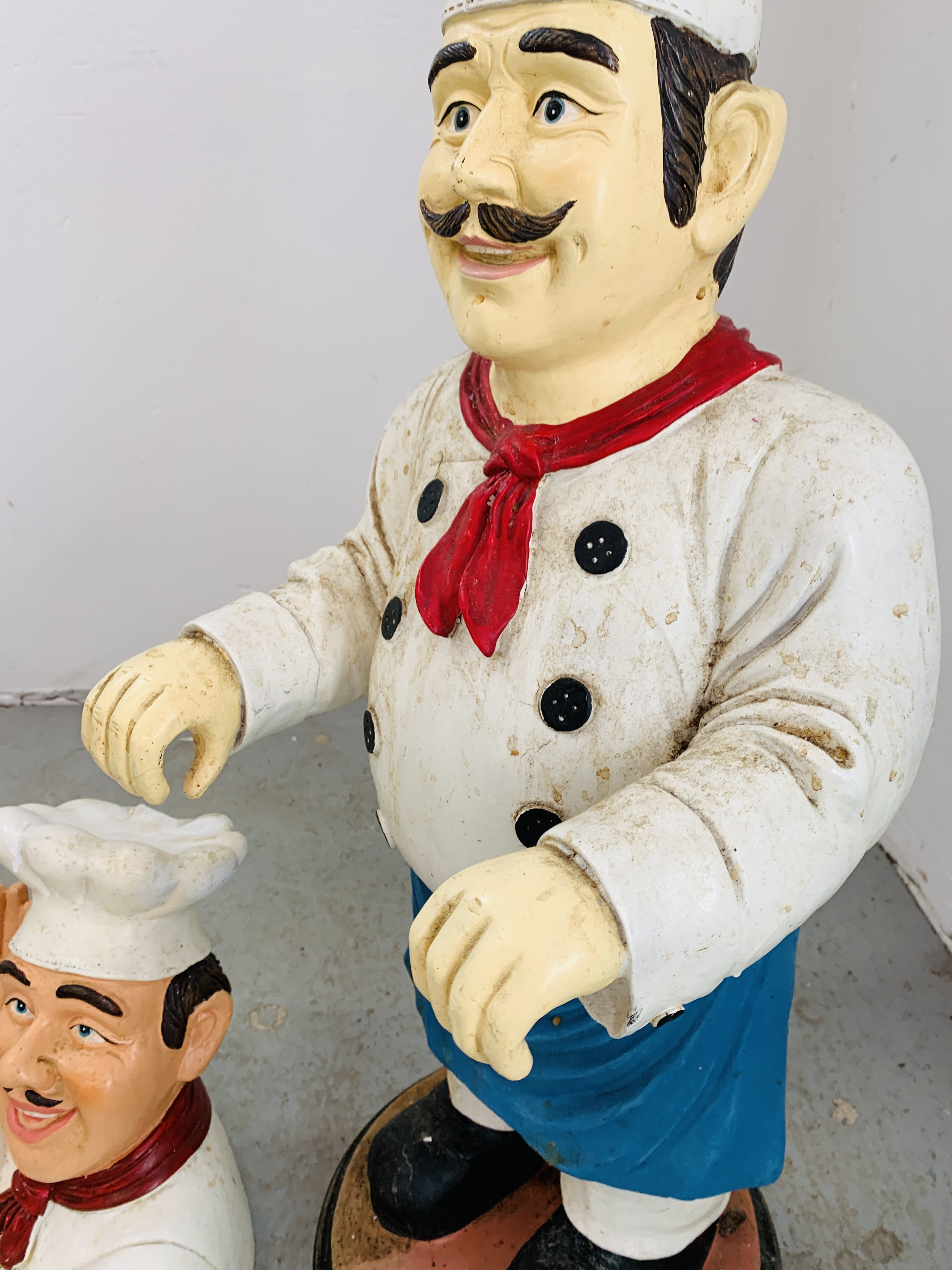 A NOVELTY STANDING "CHEF" FIGURE A/F AND ONE OTHER "CHEF" FIGURE - Image 5 of 12
