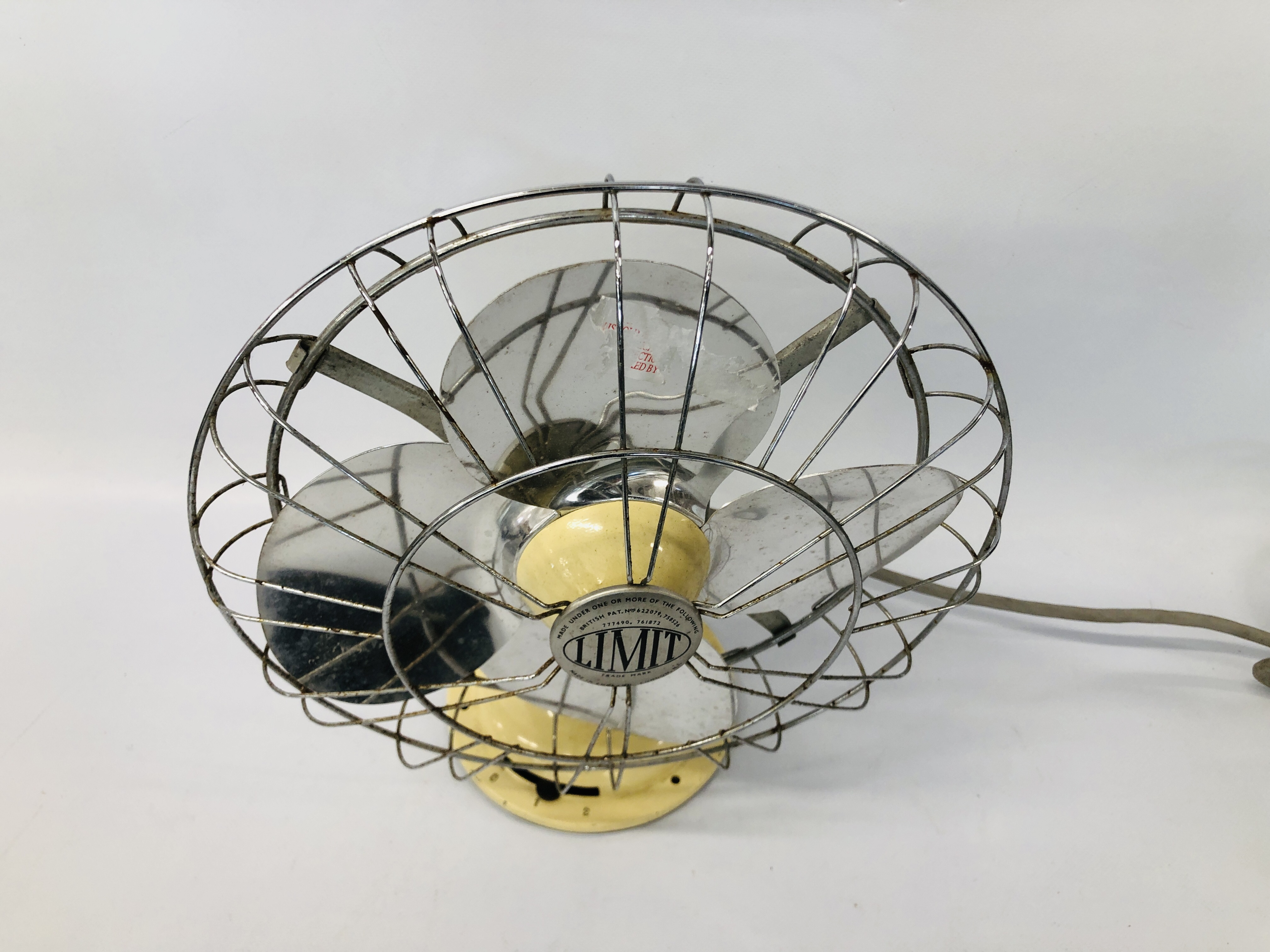 A VINTAGE 1950's LIMIT TABLE FAN No. C1/11/66 - COLLECTORS ITEM ONLY. - Image 3 of 5