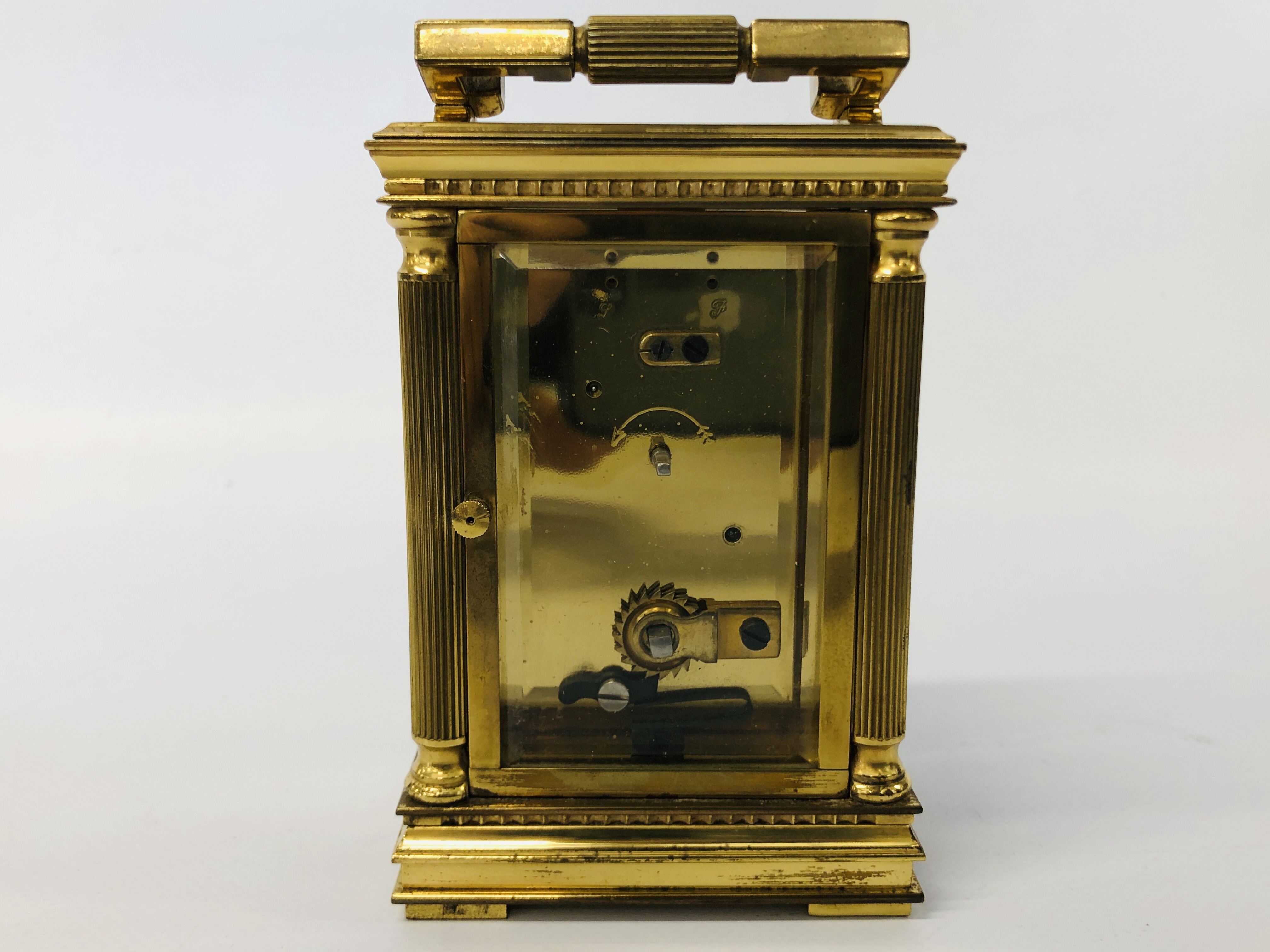 A BRASS MAPPIN & WEBB CARRIAGE CLOCK H 12CM, ALONG WITH MAHOGANY MANTEL CLOCK H 24CM. - Bild 14 aus 15