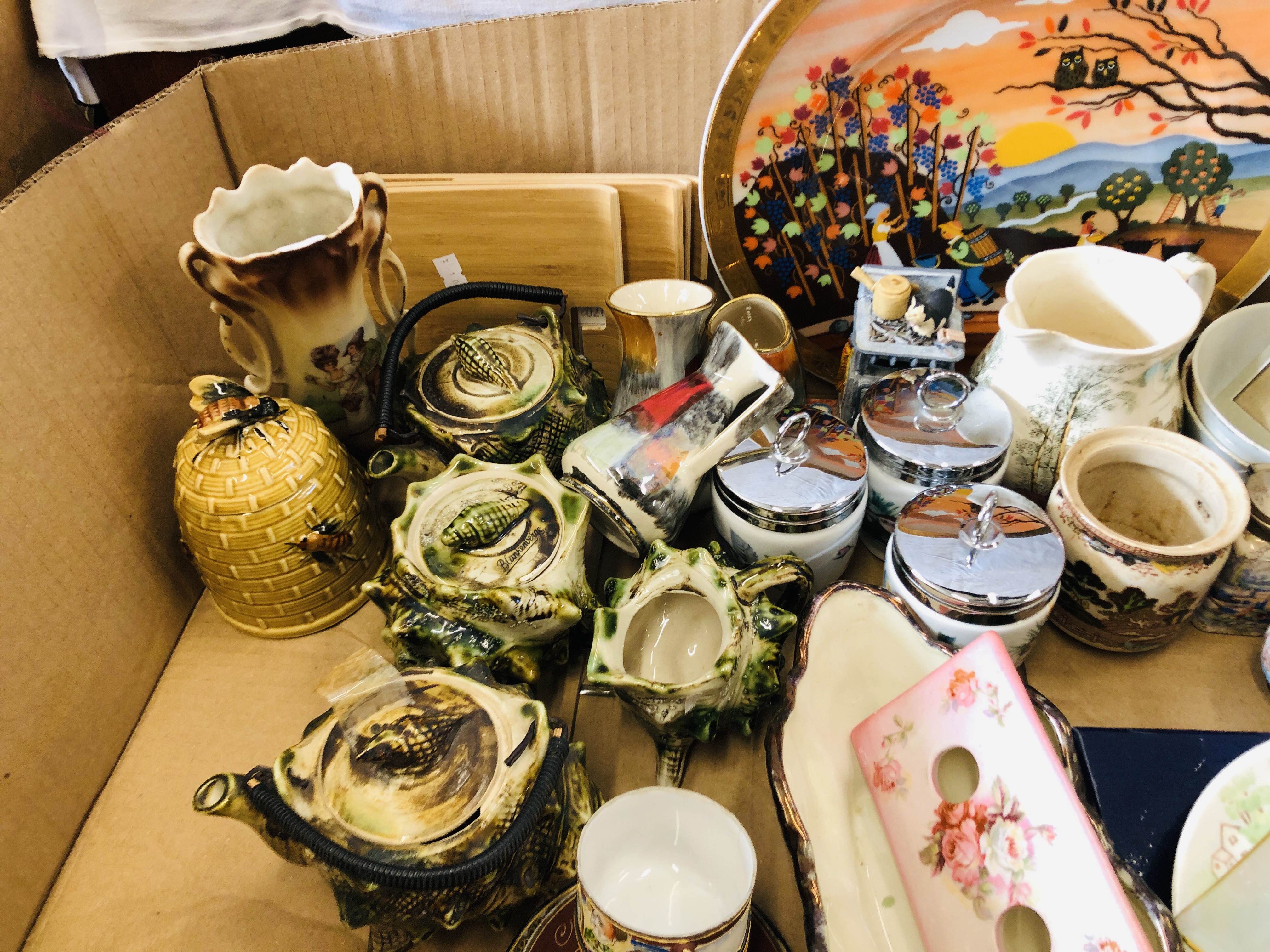 6 X BOXES OF ASSORTED CHINA AND GLASS WARE TO INCLUDE STUDIO POTTERY DISHES AND A VASE, - Image 12 of 16