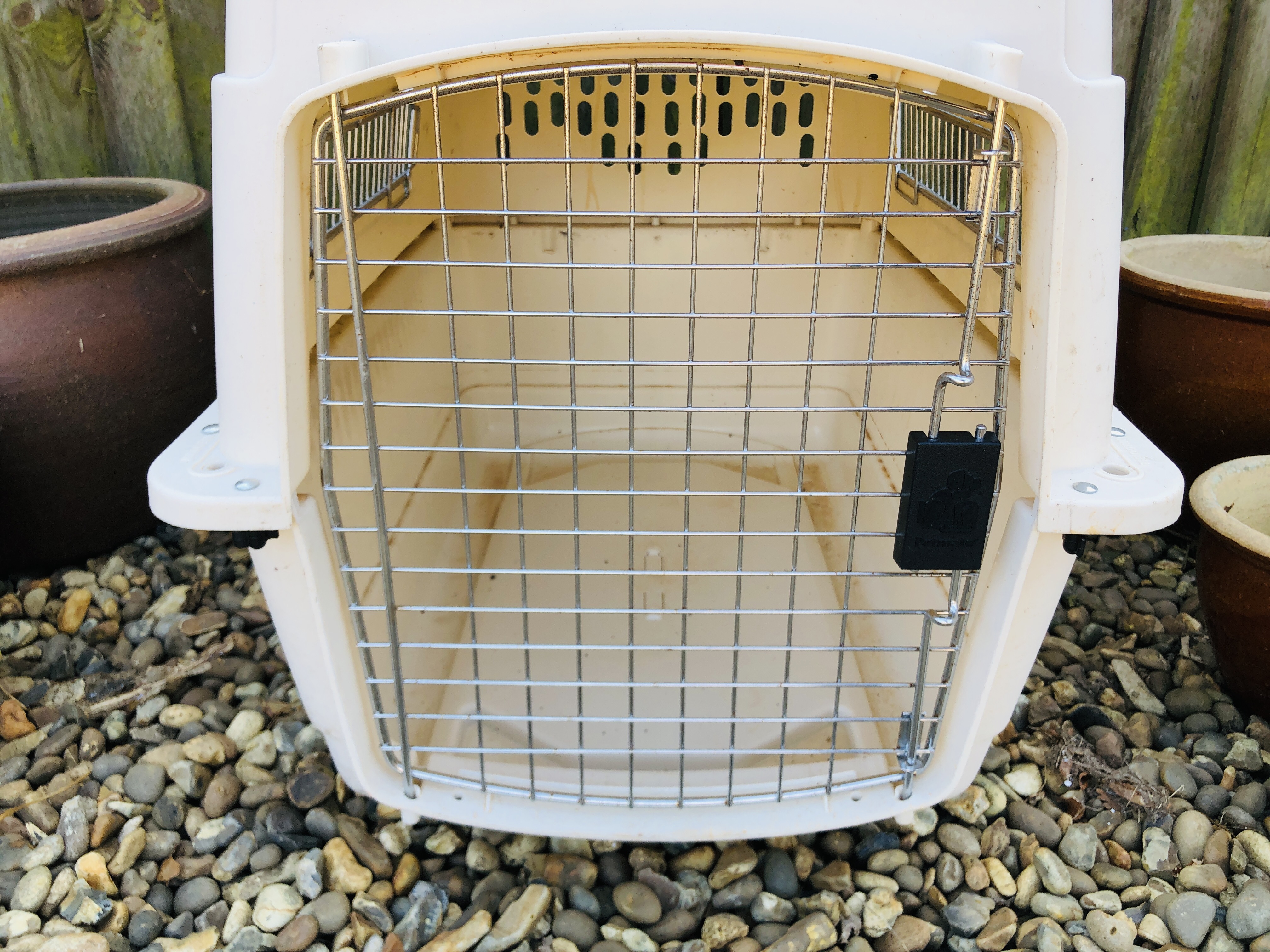 A PETMATE VARI-KENNEL ULTRA PET TRANSPORTER BOX 70CM LONG 54CM. WIDE 55CM. - Image 3 of 3