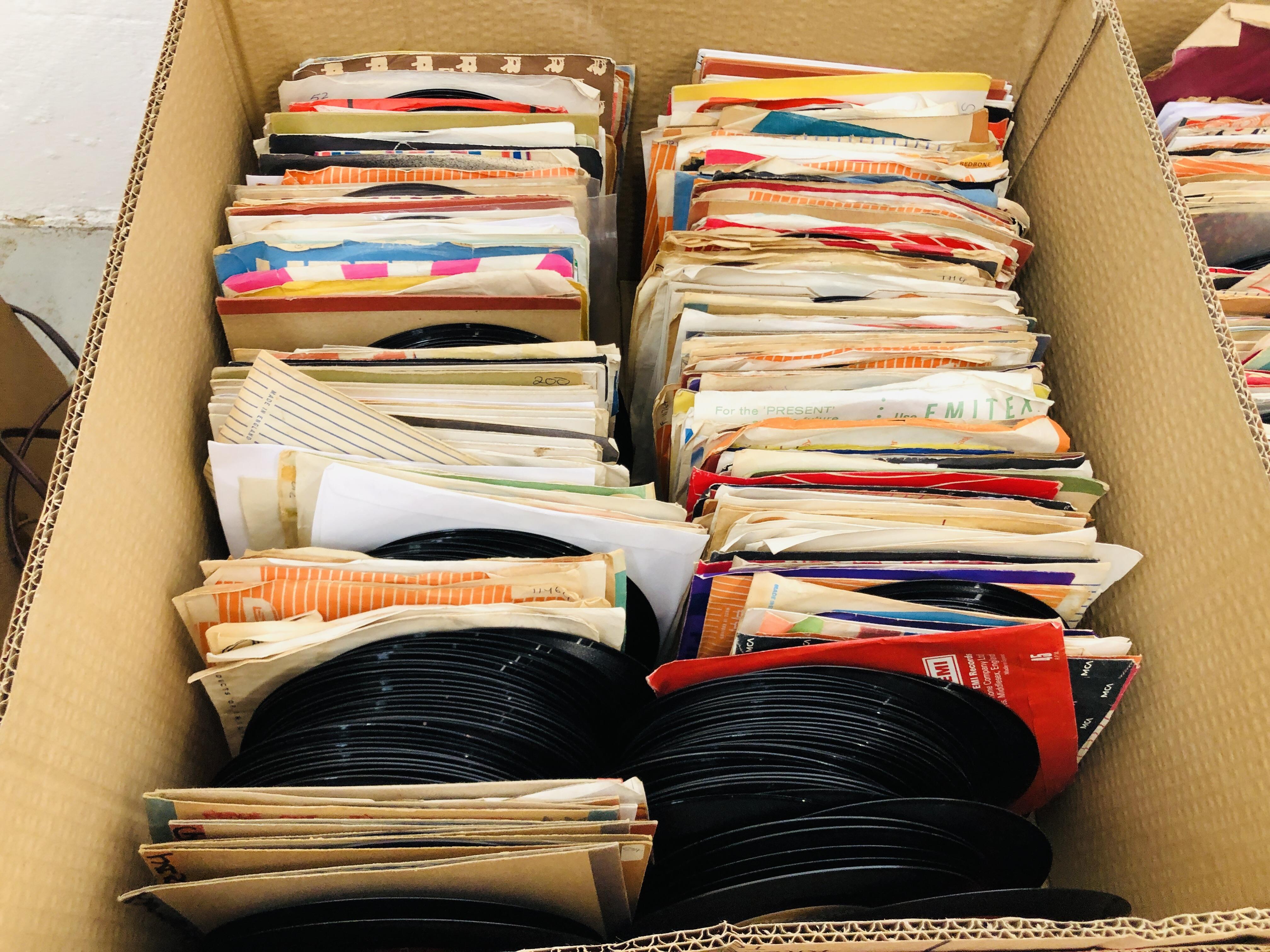 5 BOXES CONTAINING A LARGE ASSORTMENT OF 45RPM RECORDS VARIOUS ARTISTS AND GENRES - Image 5 of 8