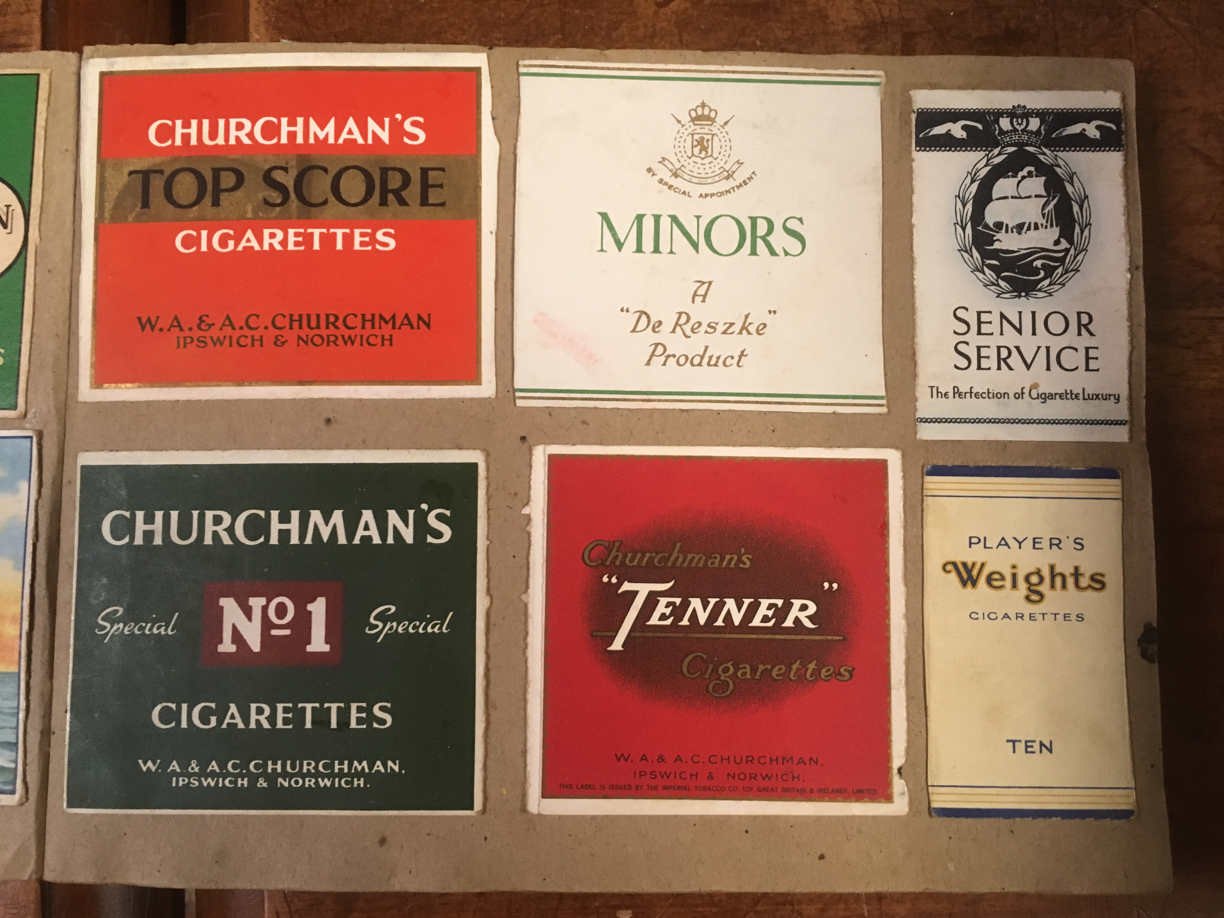 BOX WITH CIGARETTE AND TRADE CARDS, - Image 3 of 6