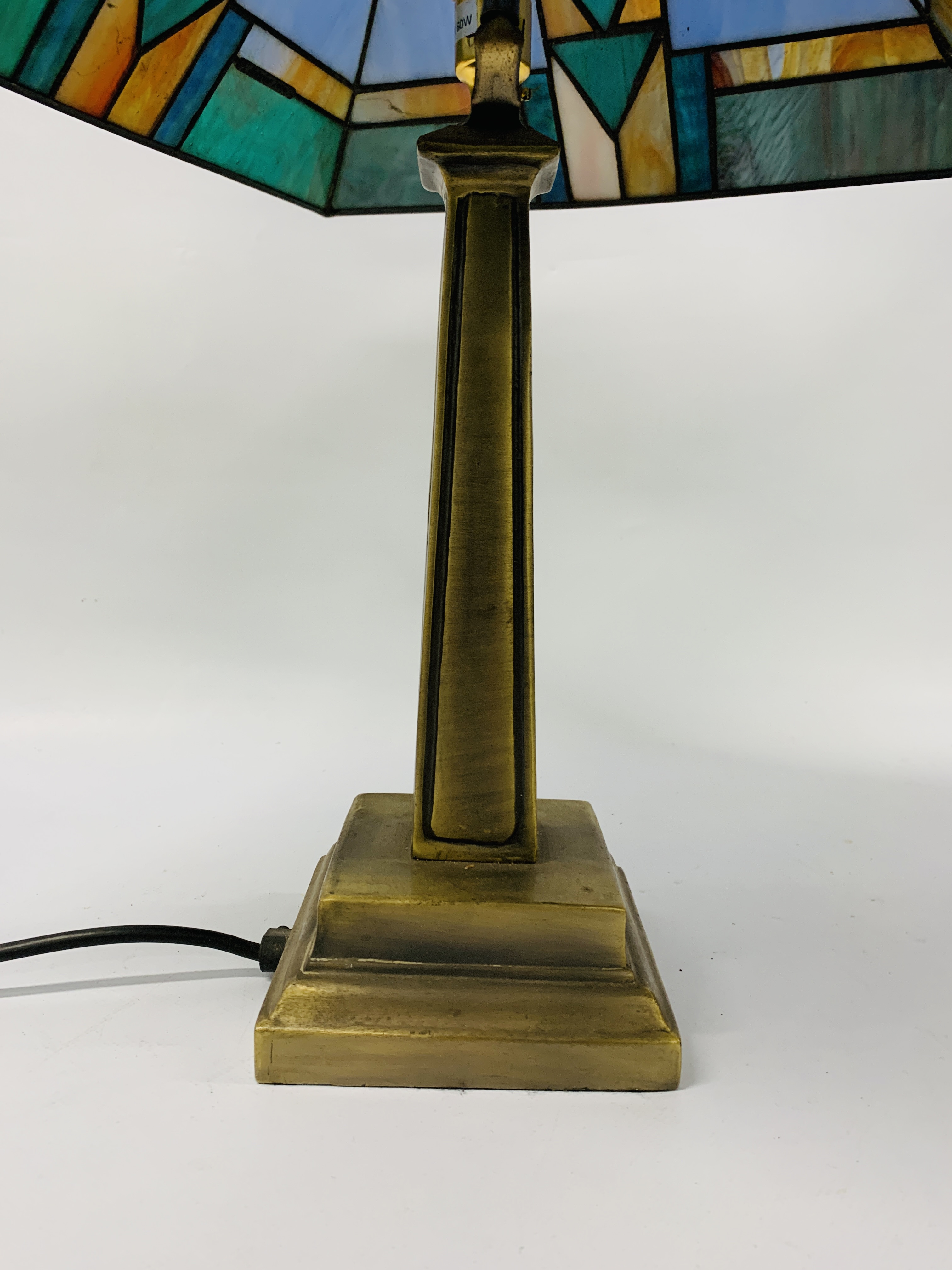 REPRODUCTION TIFFANY STYLE TABLE LAMP WITH SQUARE STAIN GLASS SHADE HEIGHT 50CM - SOLD AS SEEN. - Image 2 of 5