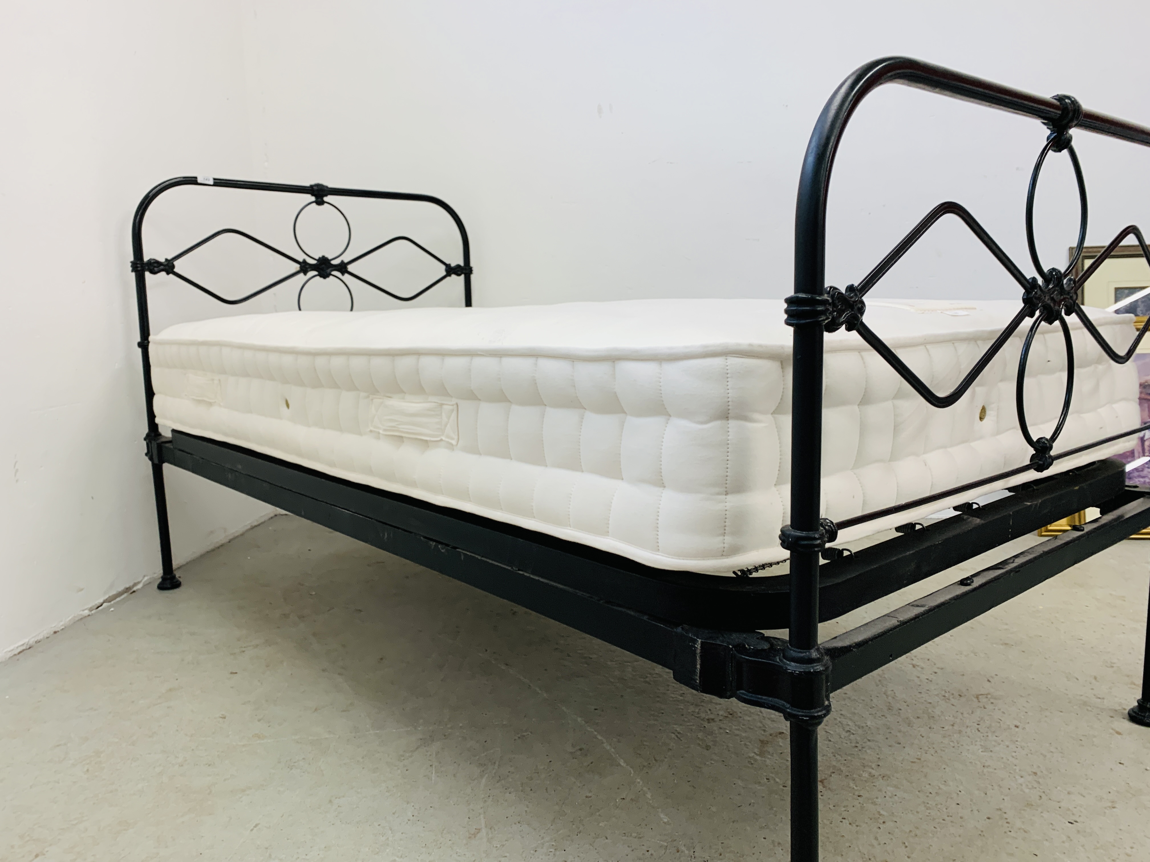 A VICTORIAN STYLE SINGLE IRON FRAMED BEDSTEAD WITH JOHN LEWIS LUXURY MATTRESS. - Image 15 of 16