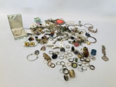 BOX OF ASSORTED COSTUME RINGS AND JEWELLERY TO INCLUDE WHITE METAL AND SILVER ETC.