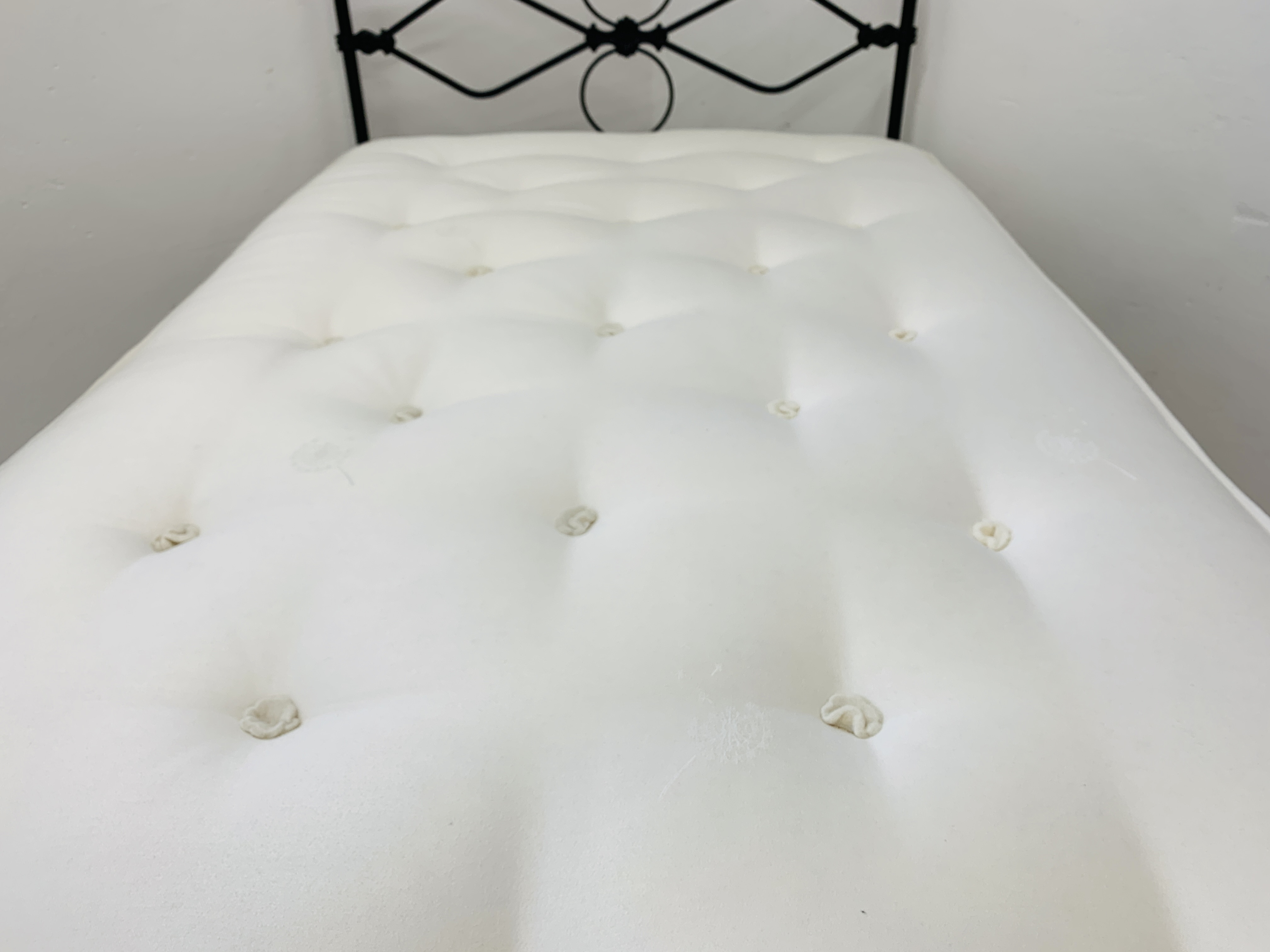 A VICTORIAN STYLE SINGLE IRON FRAMED BEDSTEAD WITH JOHN LEWIS LUXURY MATTRESS. - Image 10 of 16