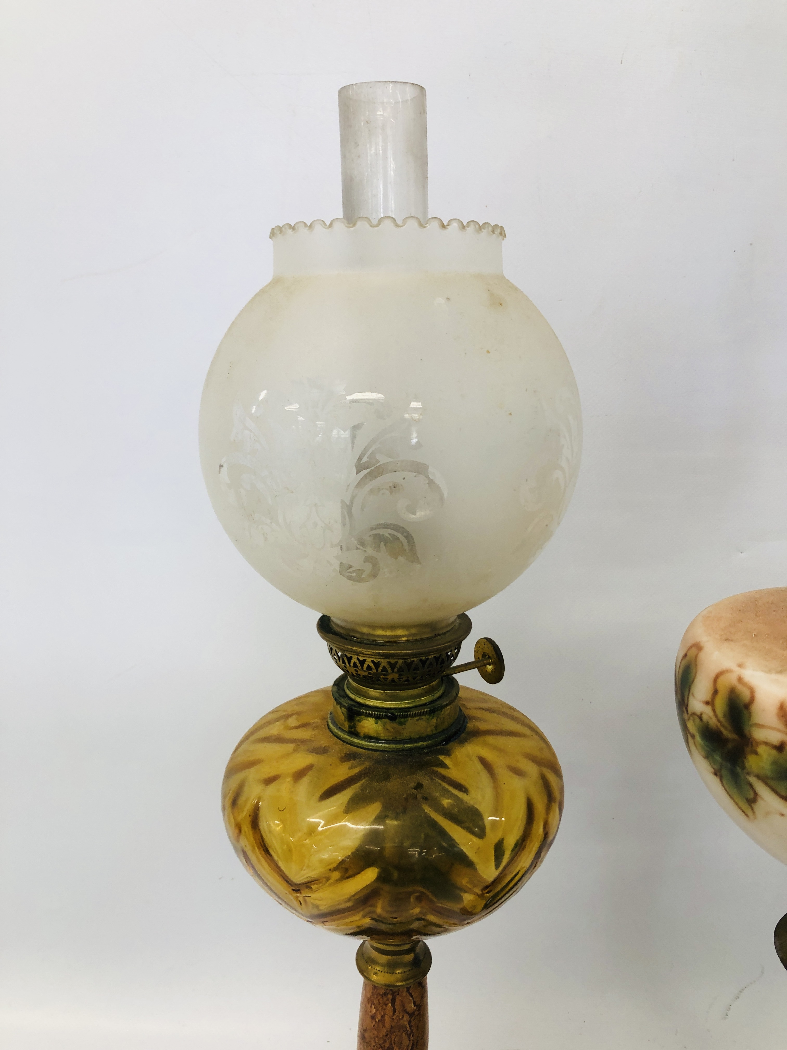 BRASS TWIN BURNER OIL LAMP WITH FLORAL DECORATED OPAQUE GLASS FONT ALONG WITH A FURTHER SINGLE OIL - Image 2 of 9