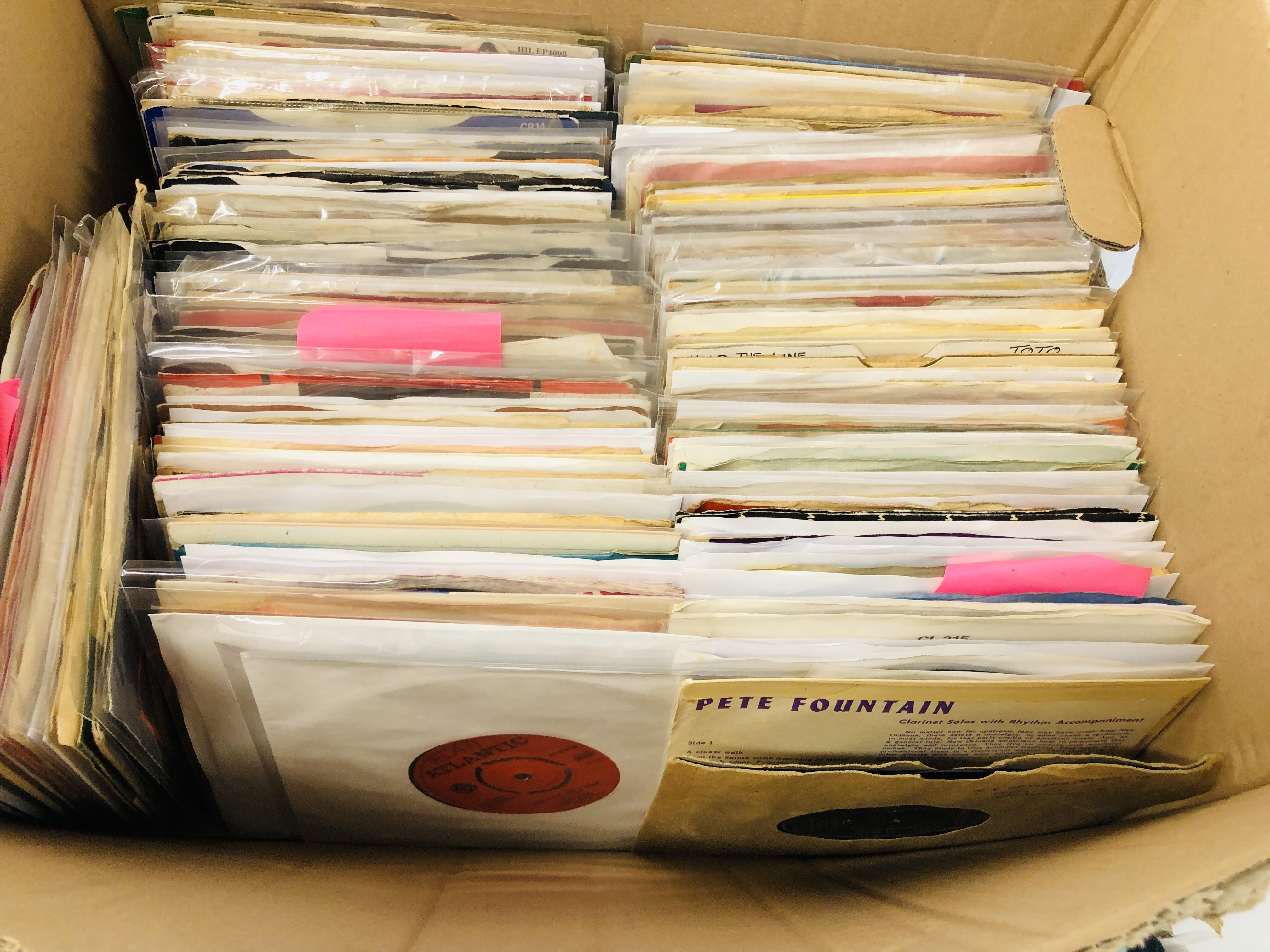 2 BOXES CONTAINING A QUANTITY OF 45 RPM SINGLES TO INCLUDE INXS, CATHERINE WHEEL, PHIL COLLINS, - Image 6 of 10