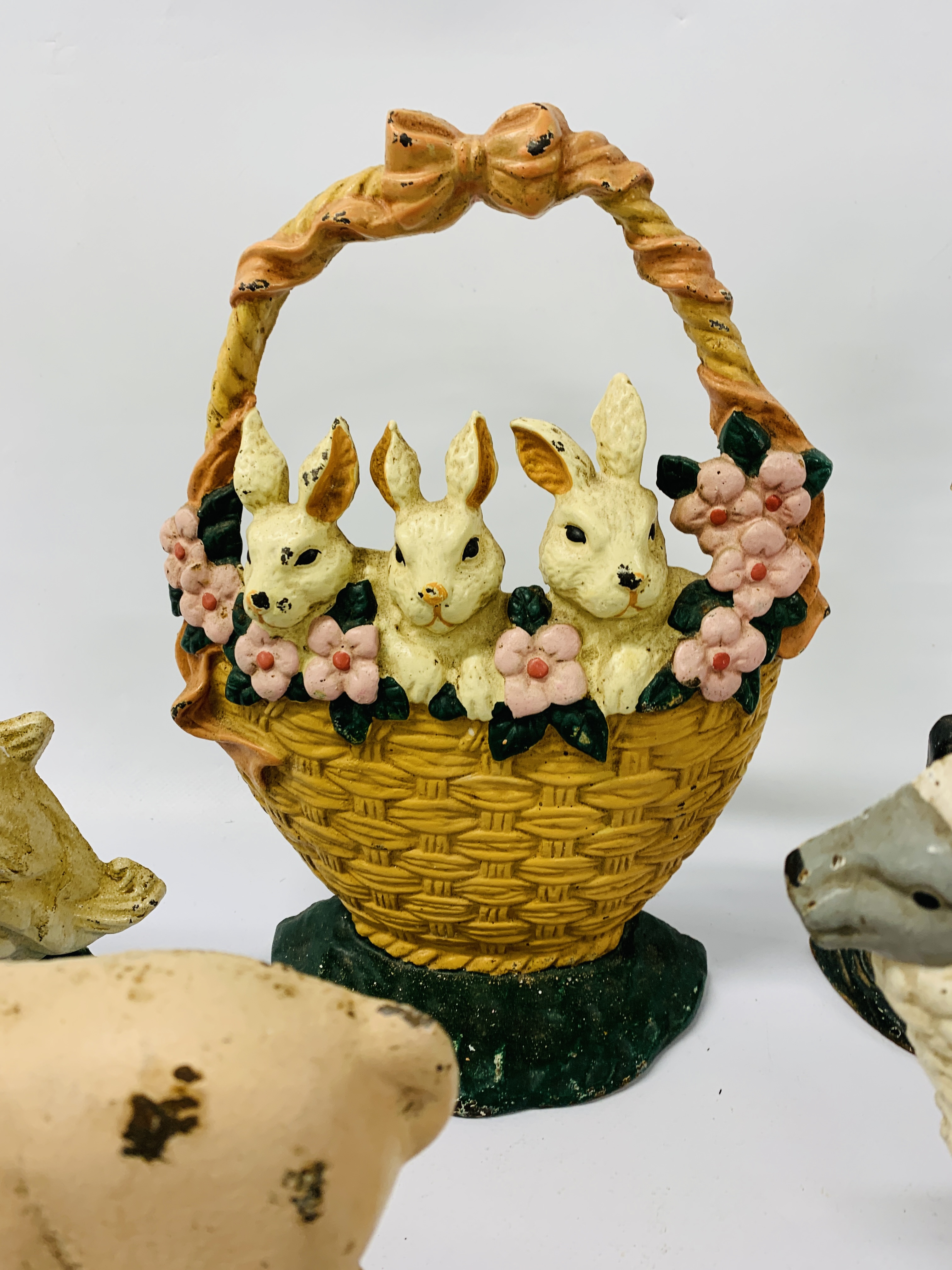 COLLECTION OF CAST REPRODUCTION DOORSTOPS TO INCLUDE EASTER BUNNIES, DUCKS, PIGS, ETC. - Image 7 of 8