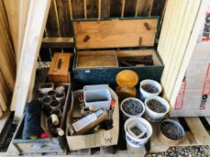 A CARPENTRY TOOL BOX CONTAINING ASSORTED WOODEN BLOCK PLANES, ETC.