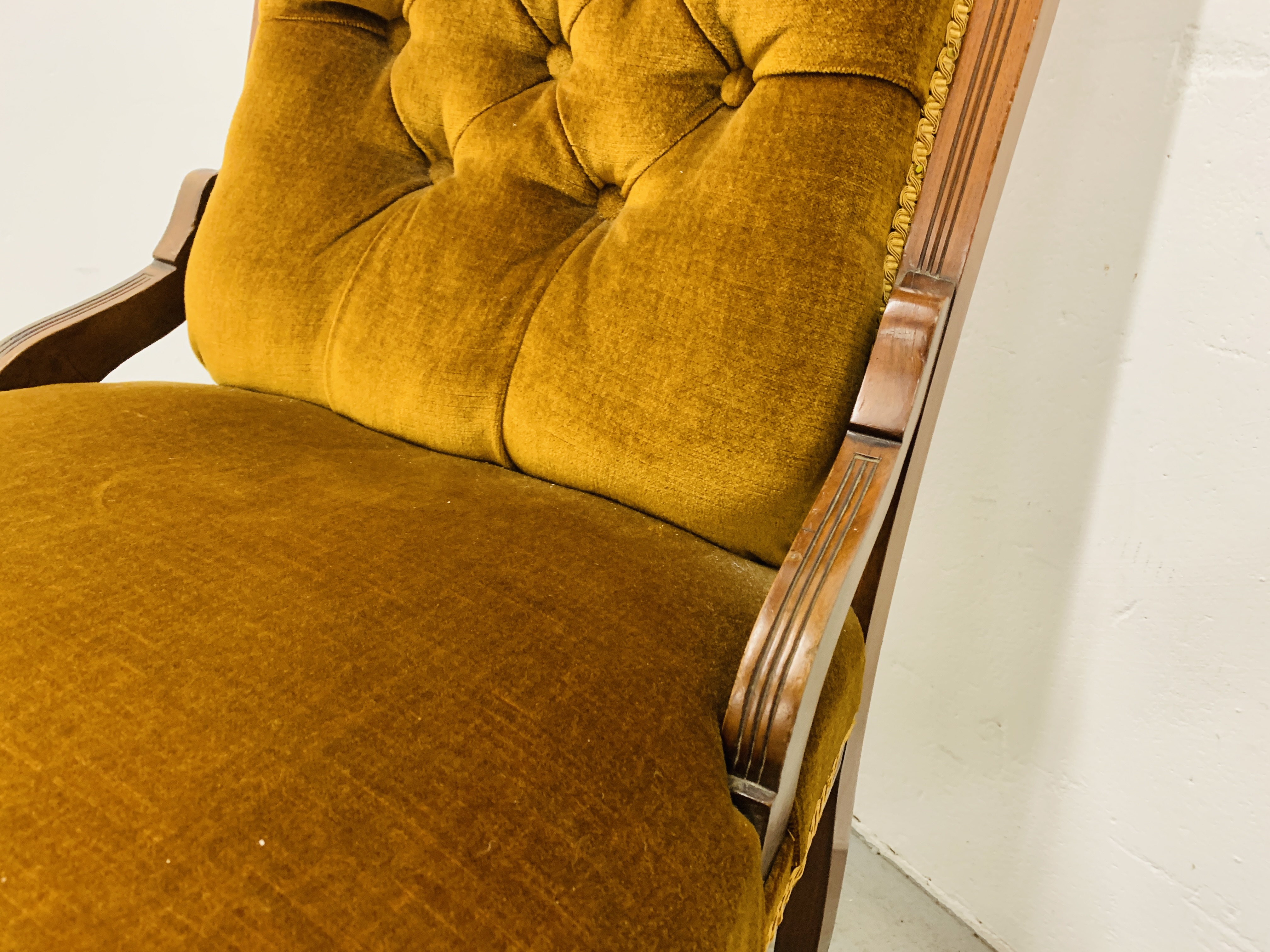 A SET OF EDWARDIAN MAHOGANY FRAMED LADIES AND GENTLEMANS EASY CHAIRS - GOLD VELOUR UPHOLSTERY - Image 13 of 15