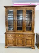 A SUPERB QUALITY REPRODUCTION SOLID OAK DISPLAY CABINET WITH DRESSER BASE WIDTH 165CM. DEPTH 50CM.