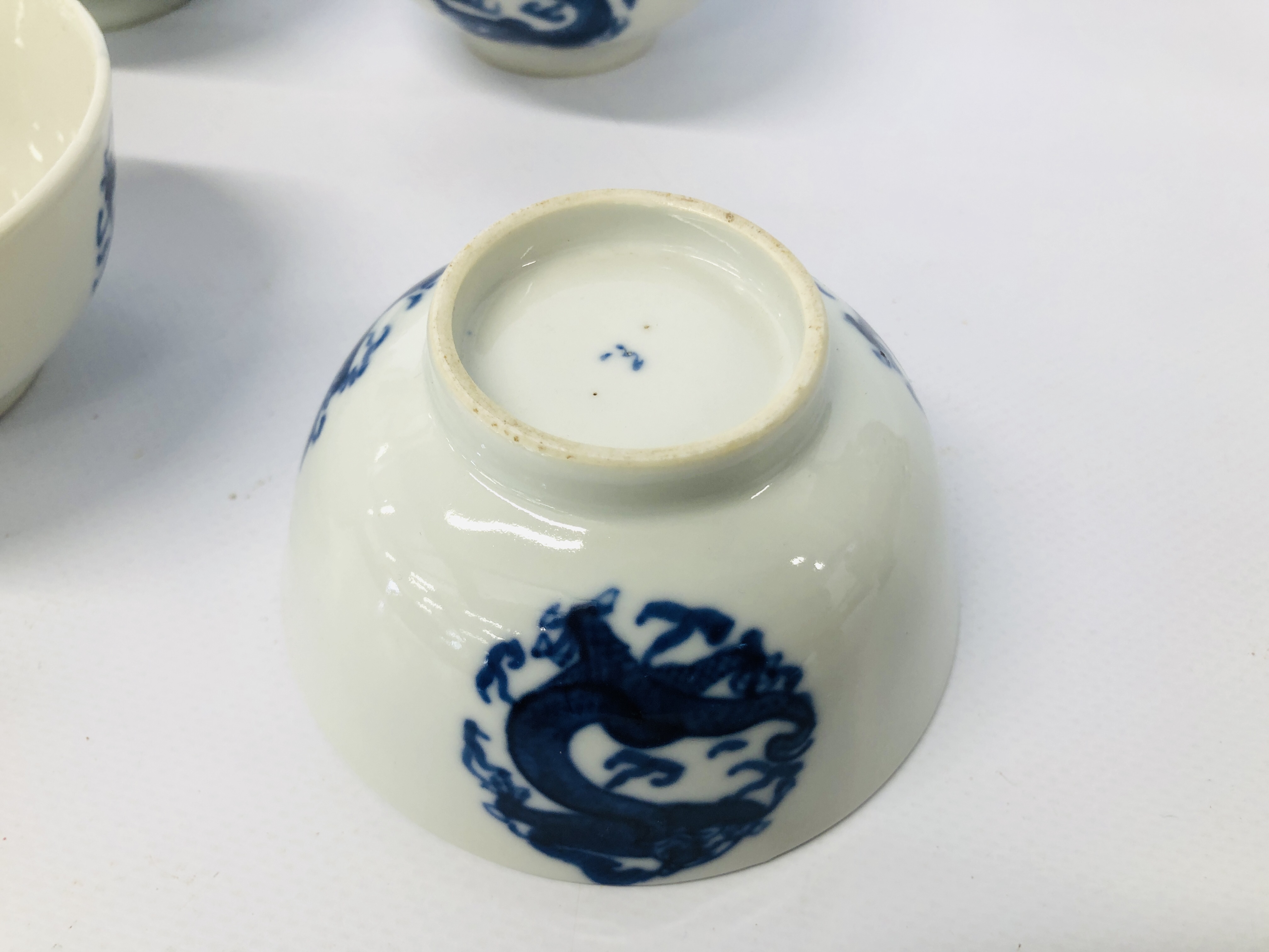 A COLLECTION OF SIX BLUE AND WHITE ORIENTAL TEA BOWLS, BLUE AND WHITE CHINESE VASES H 32CM, - Image 19 of 21