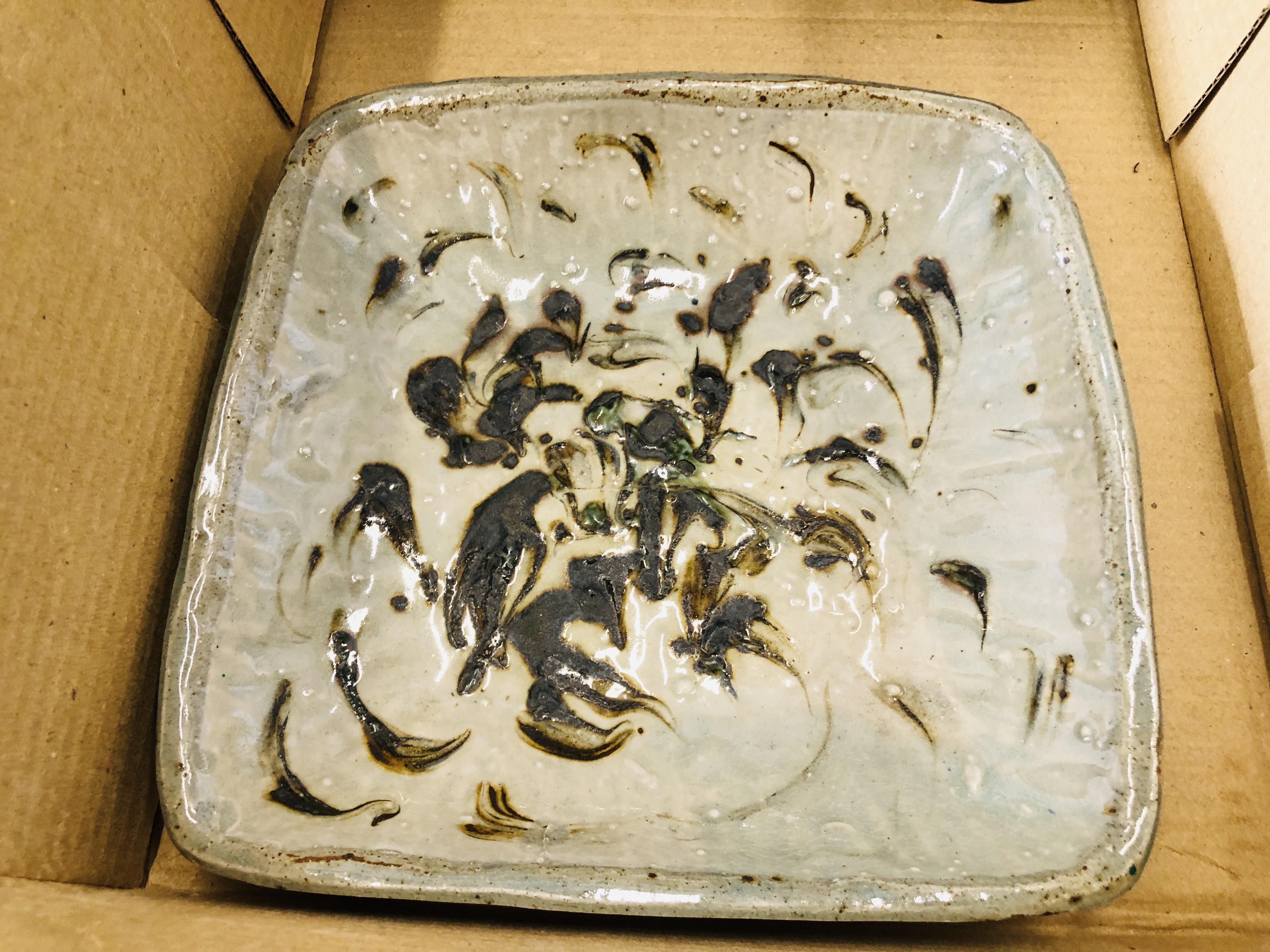 6 X BOXES OF ASSORTED CHINA AND GLASS WARE TO INCLUDE STUDIO POTTERY DISHES AND A VASE, - Image 6 of 16