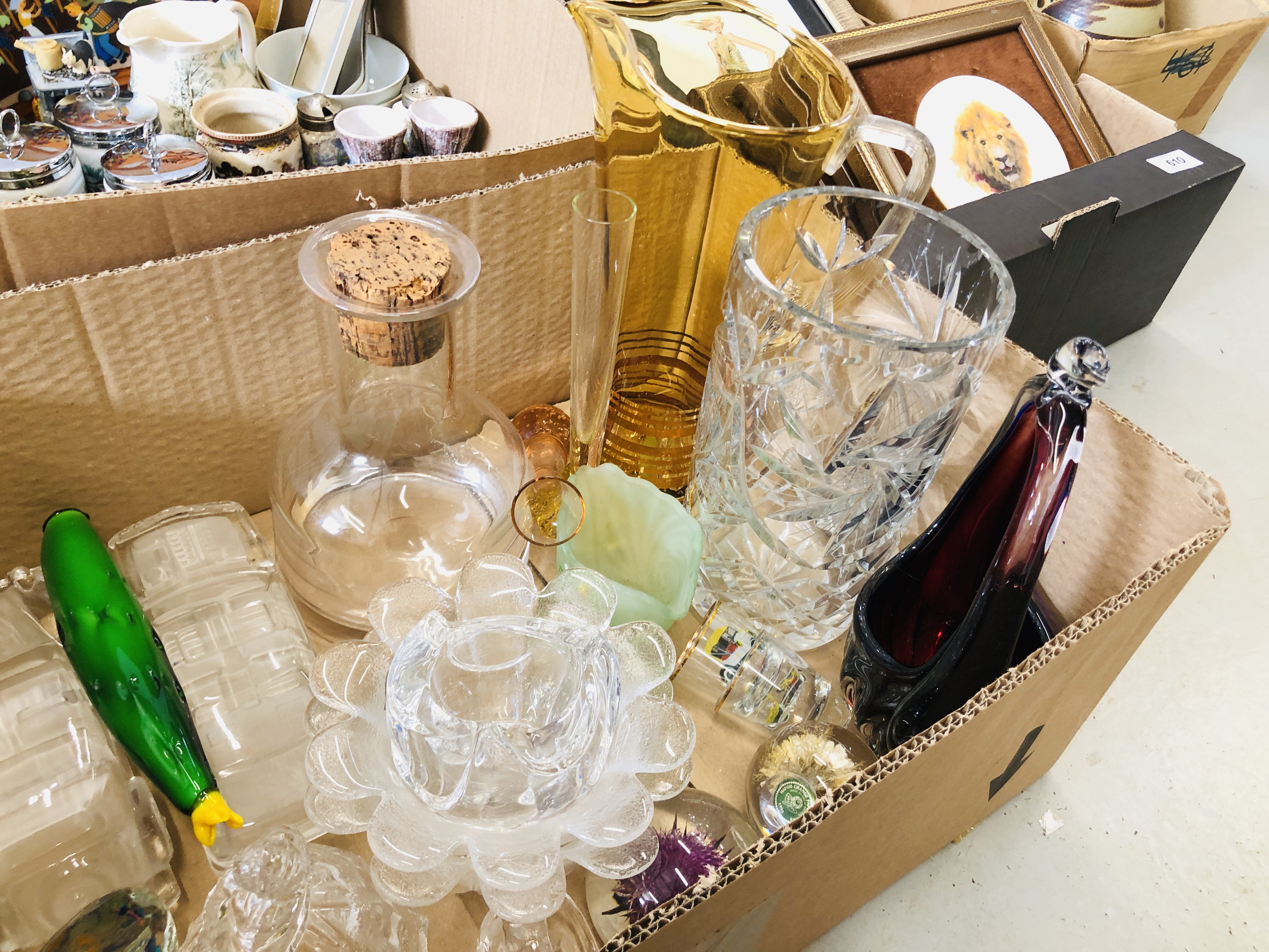 6 X BOXES OF ASSORTED CHINA AND GLASS WARE TO INCLUDE STUDIO POTTERY DISHES AND A VASE, - Image 14 of 16