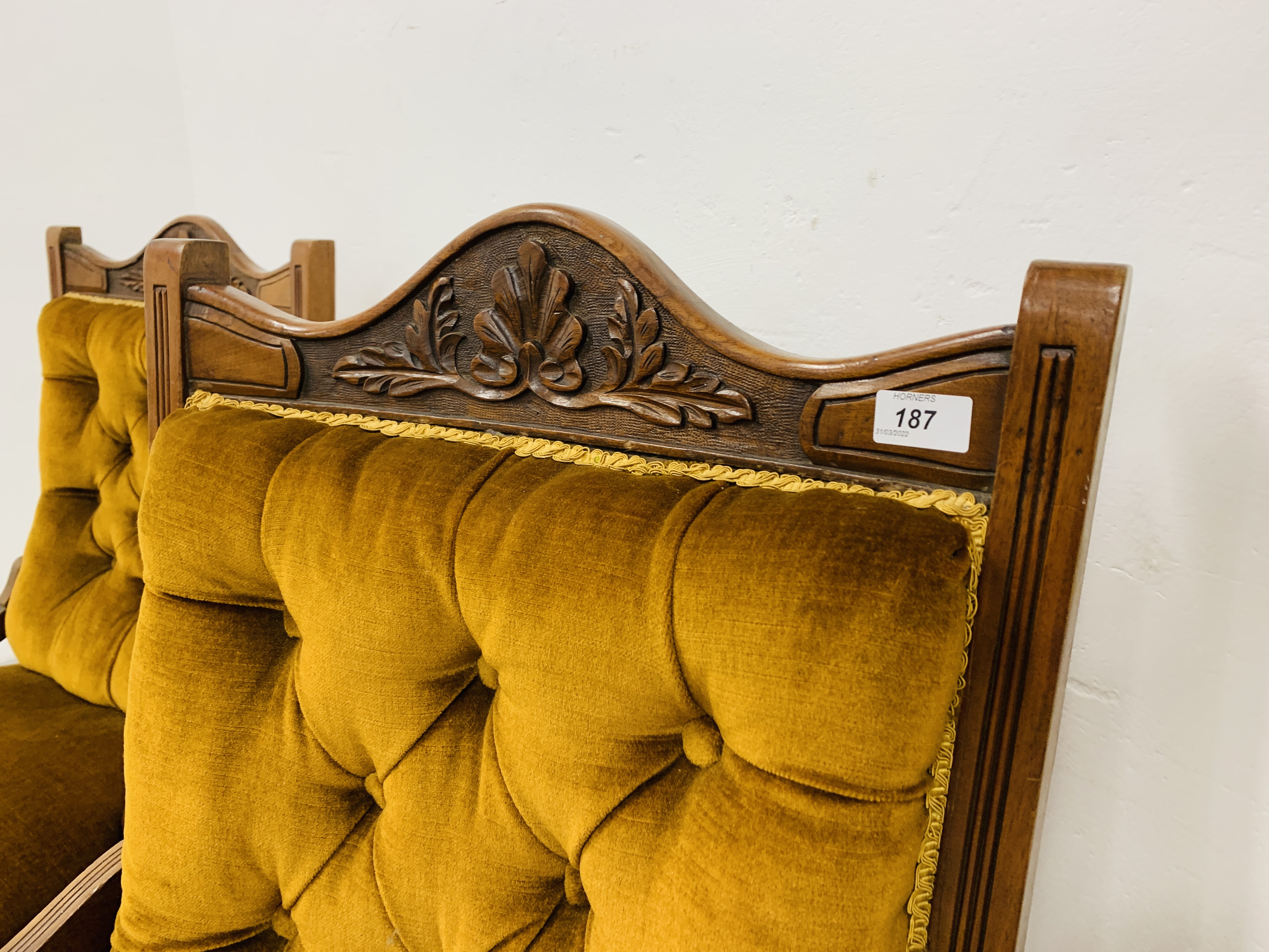 A SET OF EDWARDIAN MAHOGANY FRAMED LADIES AND GENTLEMANS EASY CHAIRS - GOLD VELOUR UPHOLSTERY - Image 4 of 15