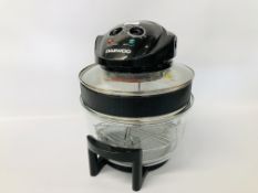 A DAEWOO HALOGEN AIR FRYER MODEL SDA1032 - SOLD AS SEEN.