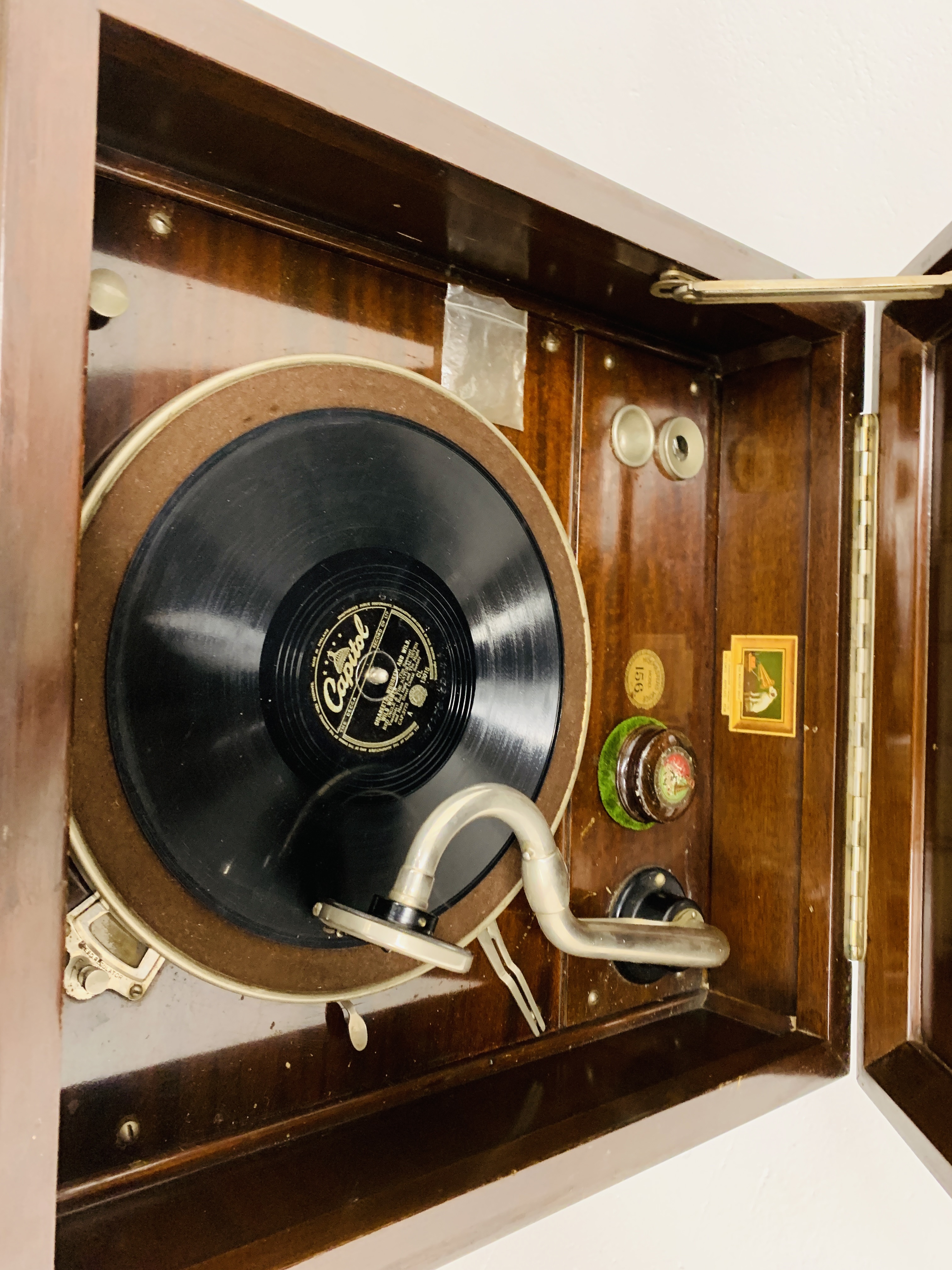 A VINTAGE HMV MODEL 156 CABINET GRAMOPHONE - Image 2 of 9