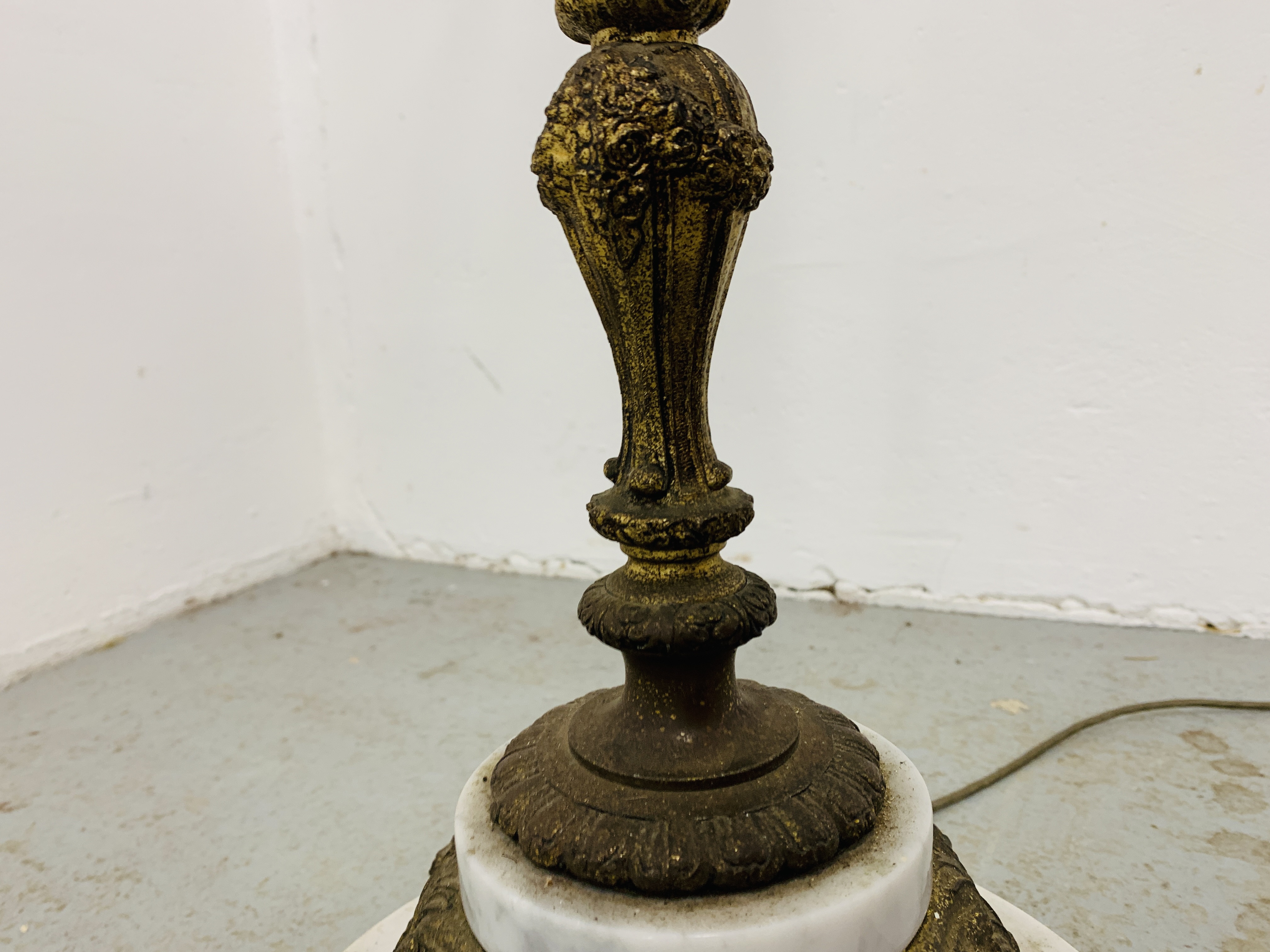 A CORINTHIAN COLUMN FLOOR STANDING FIVE BRANCH LAMP STANDARD THE BASE WITH MARBLE PLATFORM AND CLAW - Image 13 of 16