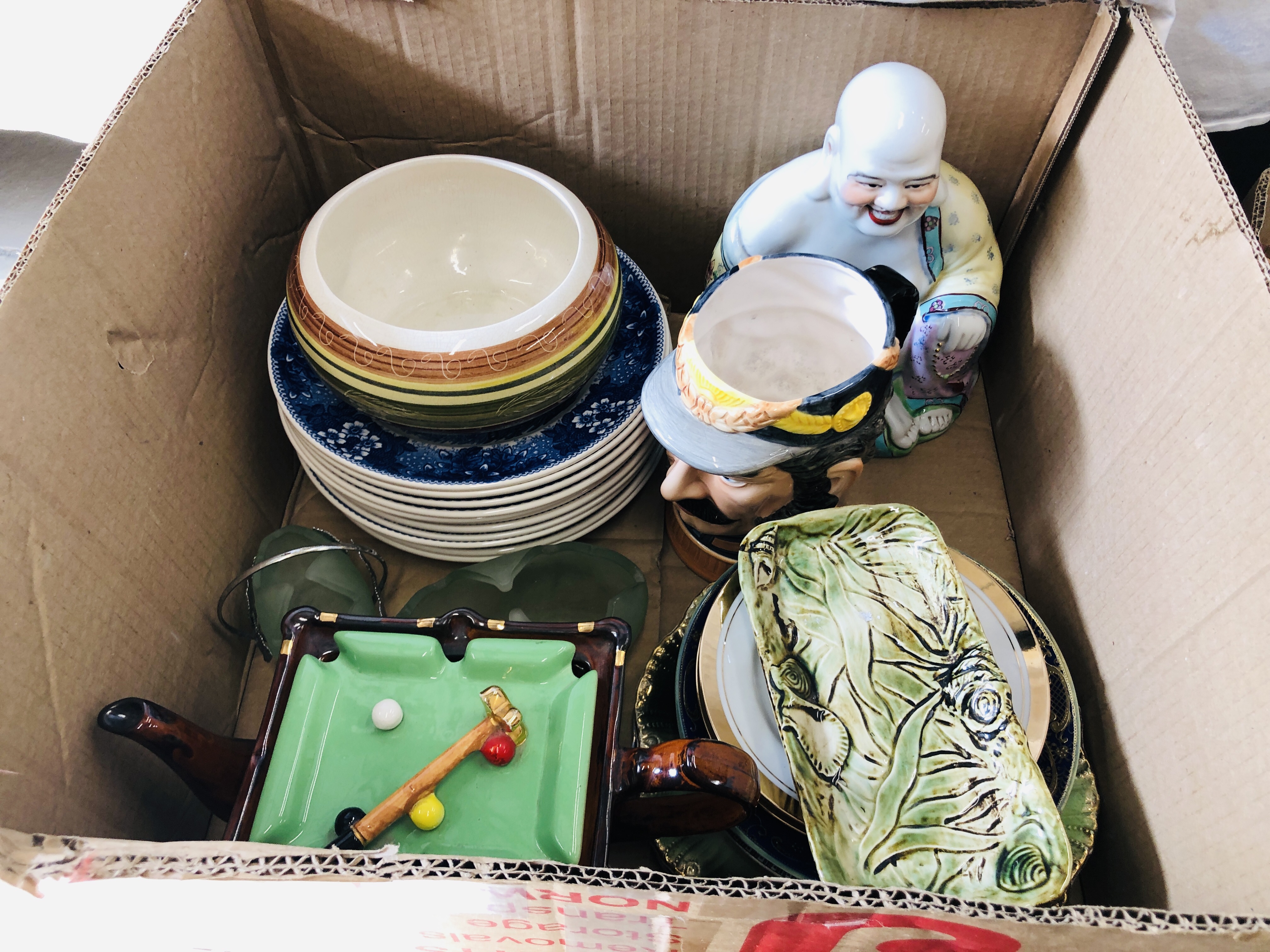 6 X BOXES OF ASSORTED CHINA AND GLASS WARE TO INCLUDE STUDIO POTTERY DISHES AND A VASE, - Image 16 of 16