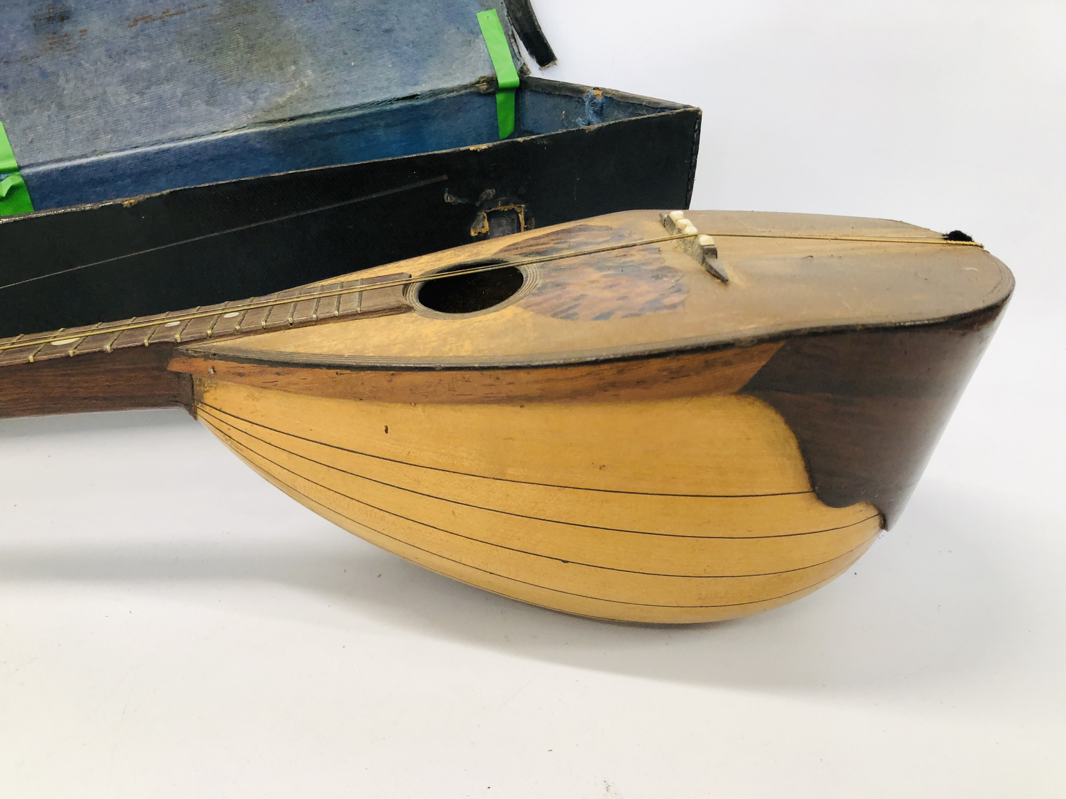 A VINTAGE MANDOLIN WITH TORTOISESHELL DETAIL MARKED "CATANIA" IN FITTED CASE AND ONE OTHER (BOTH - Image 11 of 16