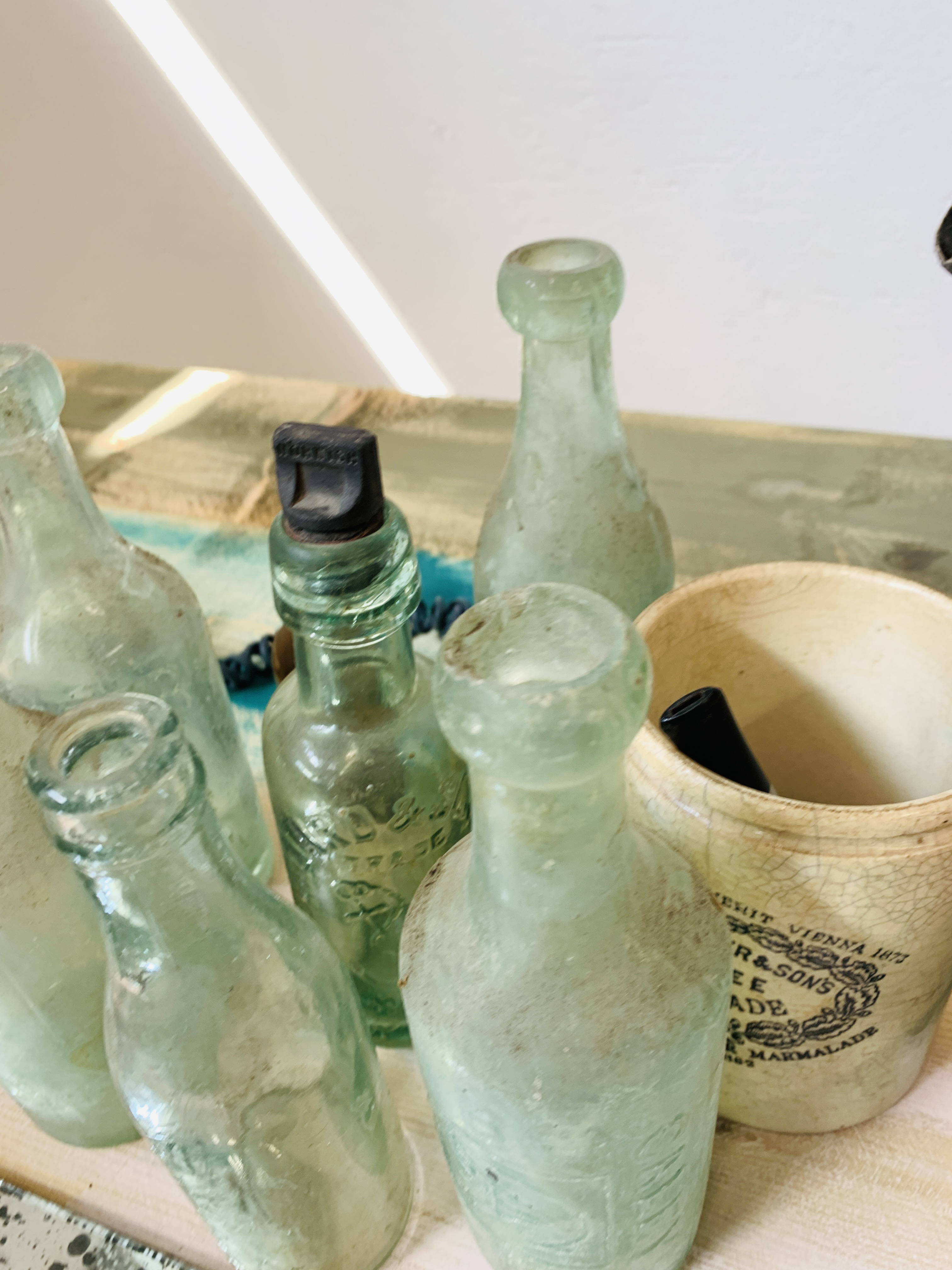 A BOX CONTAINING BYGONES, COLLECTIBLES AND EPHEMERA TO INCLUDE STEWARD AND PATTERSON NORWICH, - Image 17 of 17