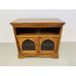 A RUSTIC HARDWOOD ENTERTAINMENT CABINET WITH IRONCRAFT DETAIL W 90CM, D 44CM, H 81CM.