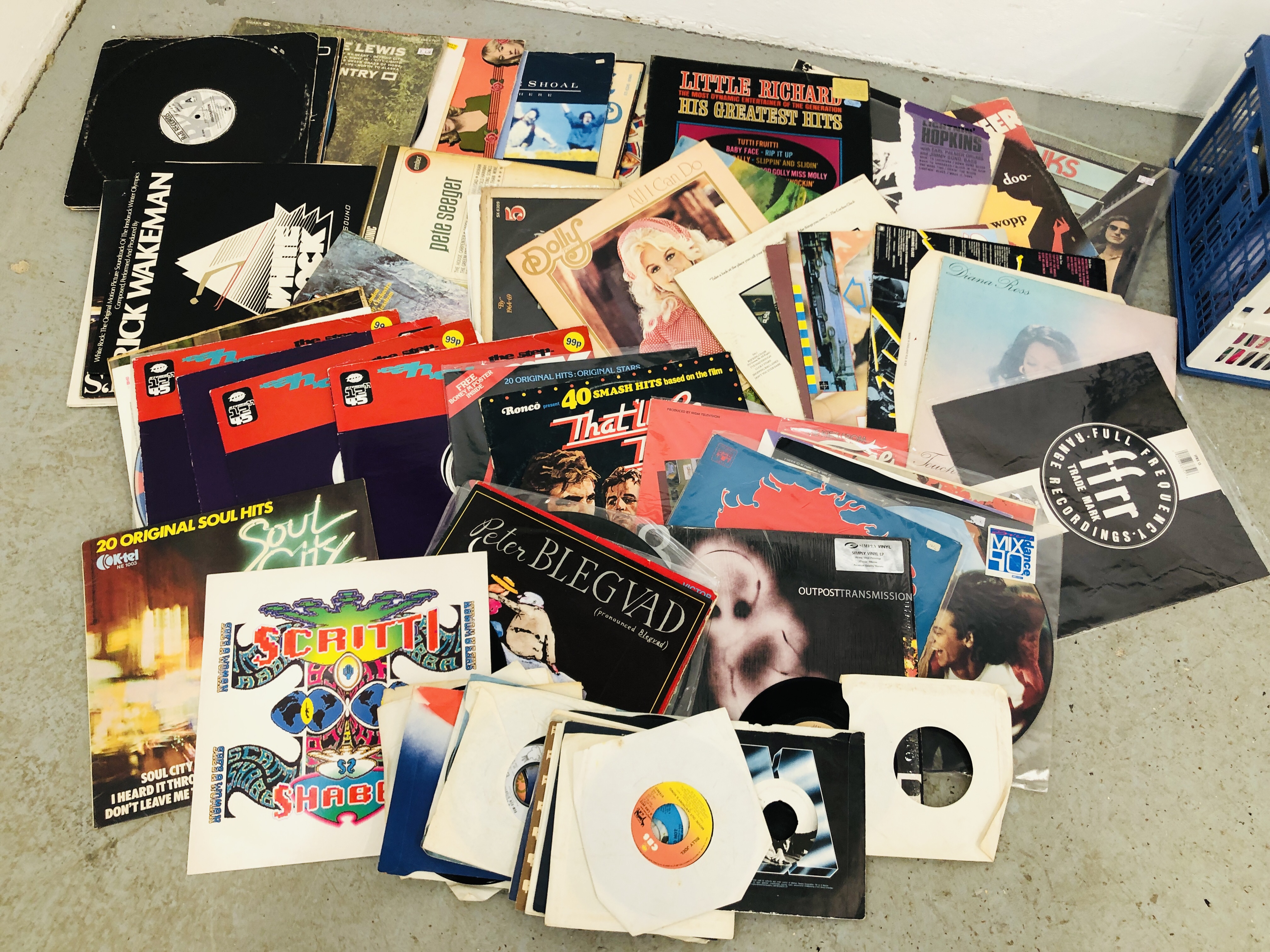 3 BOXES CONTAINING A QUANTITY MIXED RECORDS TO INCLUDE DIANA ROSS, EURYTHMICS, NEIL DIAMOND, - Image 6 of 8