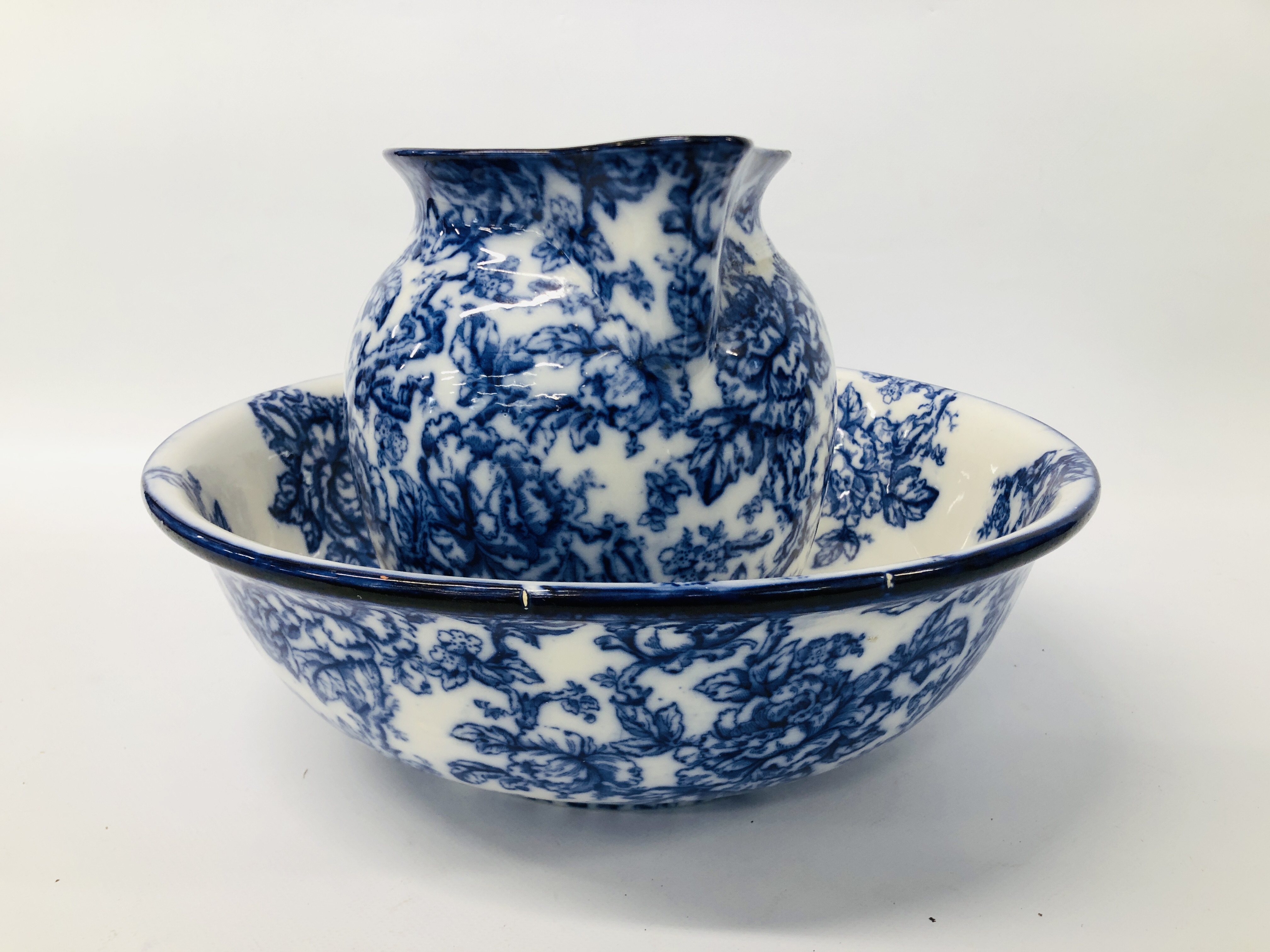 LOSOL WARE "CAVENDISH" BLUE AND WHITE ROSE DECORATED WASH JUG AND BOWL ALONG WITH A "BOOTHS" - Image 9 of 11
