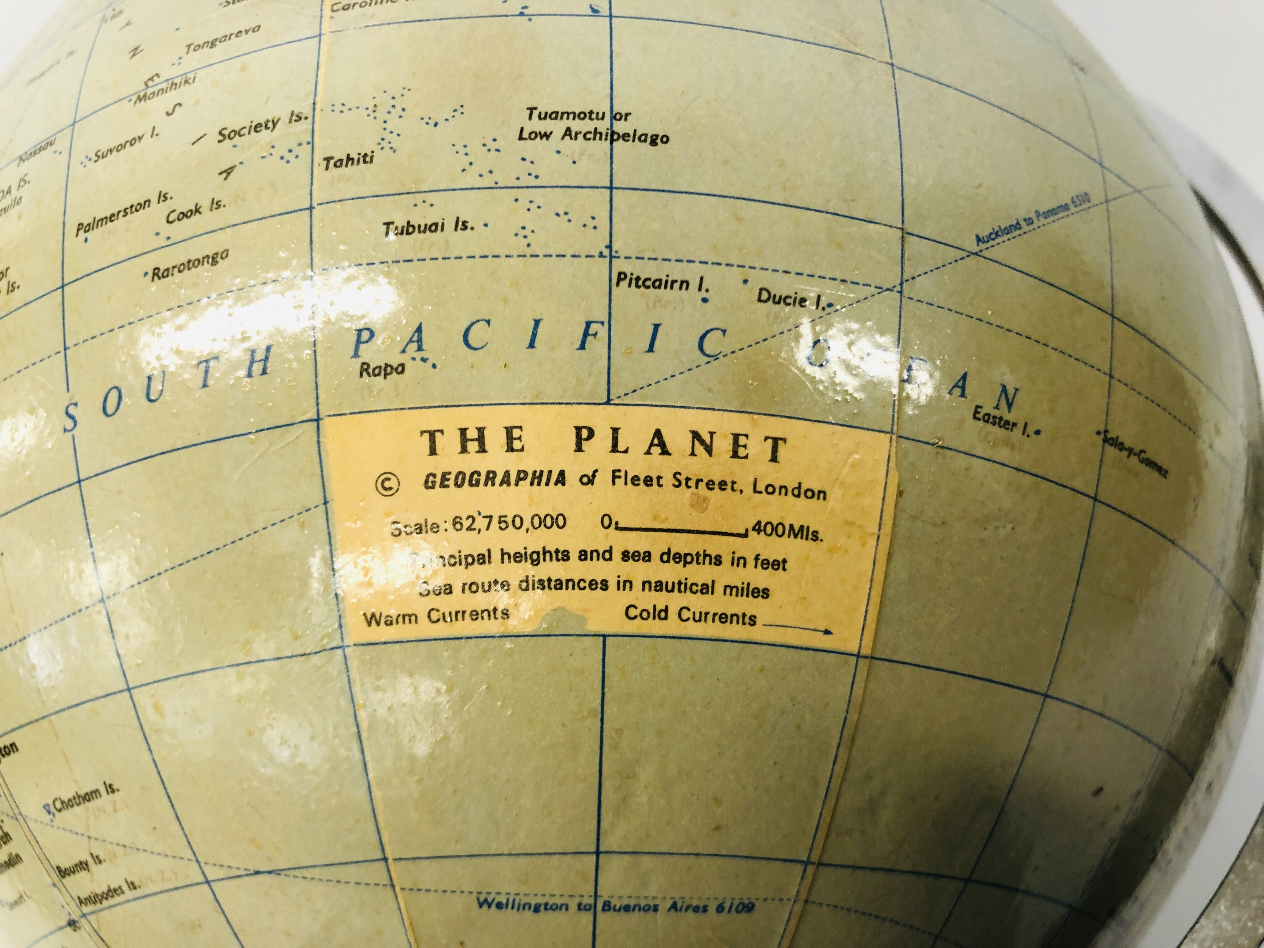 VINTAGE GLOBE GEOGRAPHIA OF FLEET STREET LONDON ALONG WITH A VINTAGE CALL EXCHANGE TELEPHONE - Image 11 of 12