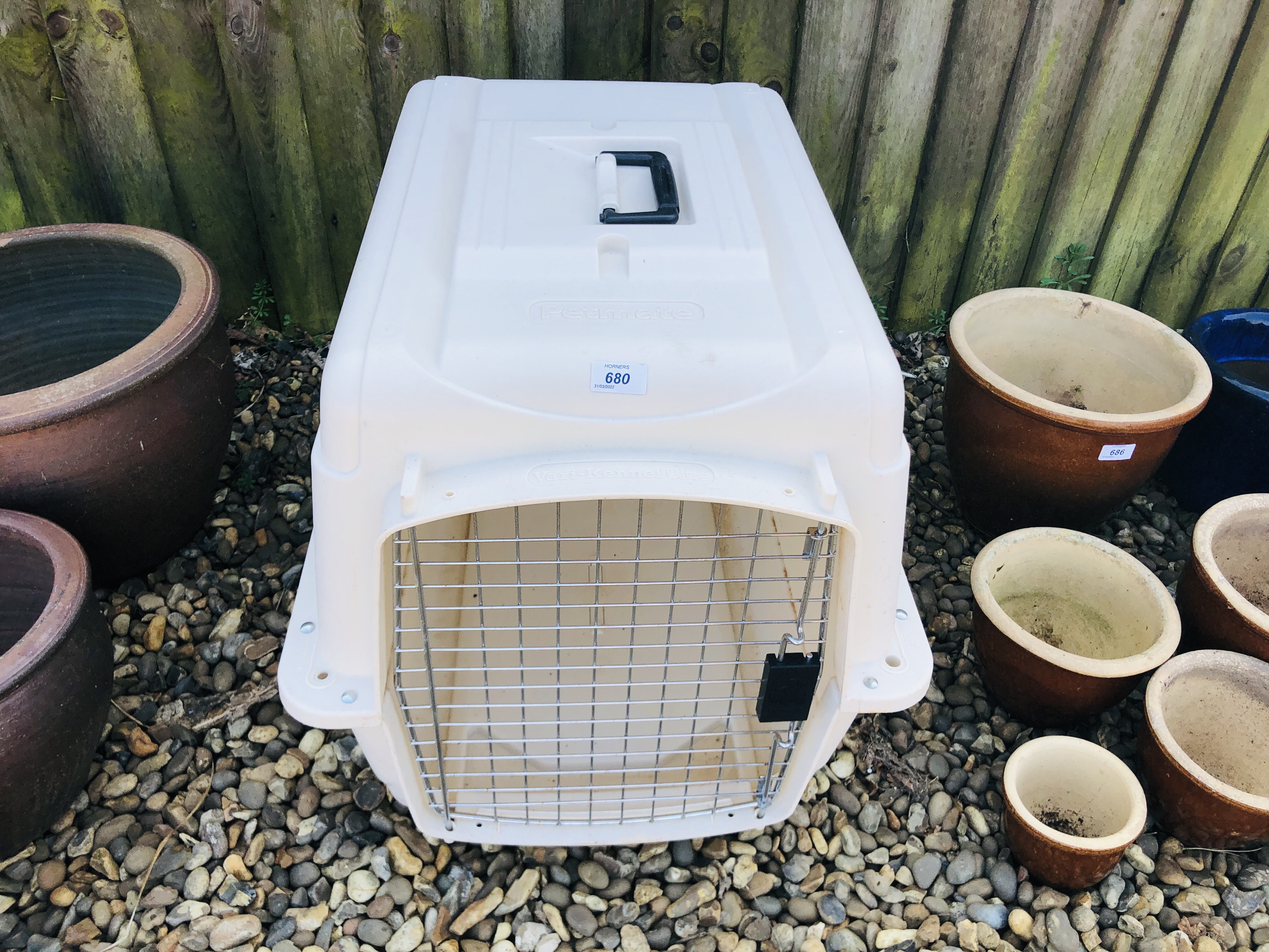 A PETMATE VARI-KENNEL ULTRA PET TRANSPORTER BOX 70CM LONG 54CM. WIDE 55CM. - Image 2 of 3